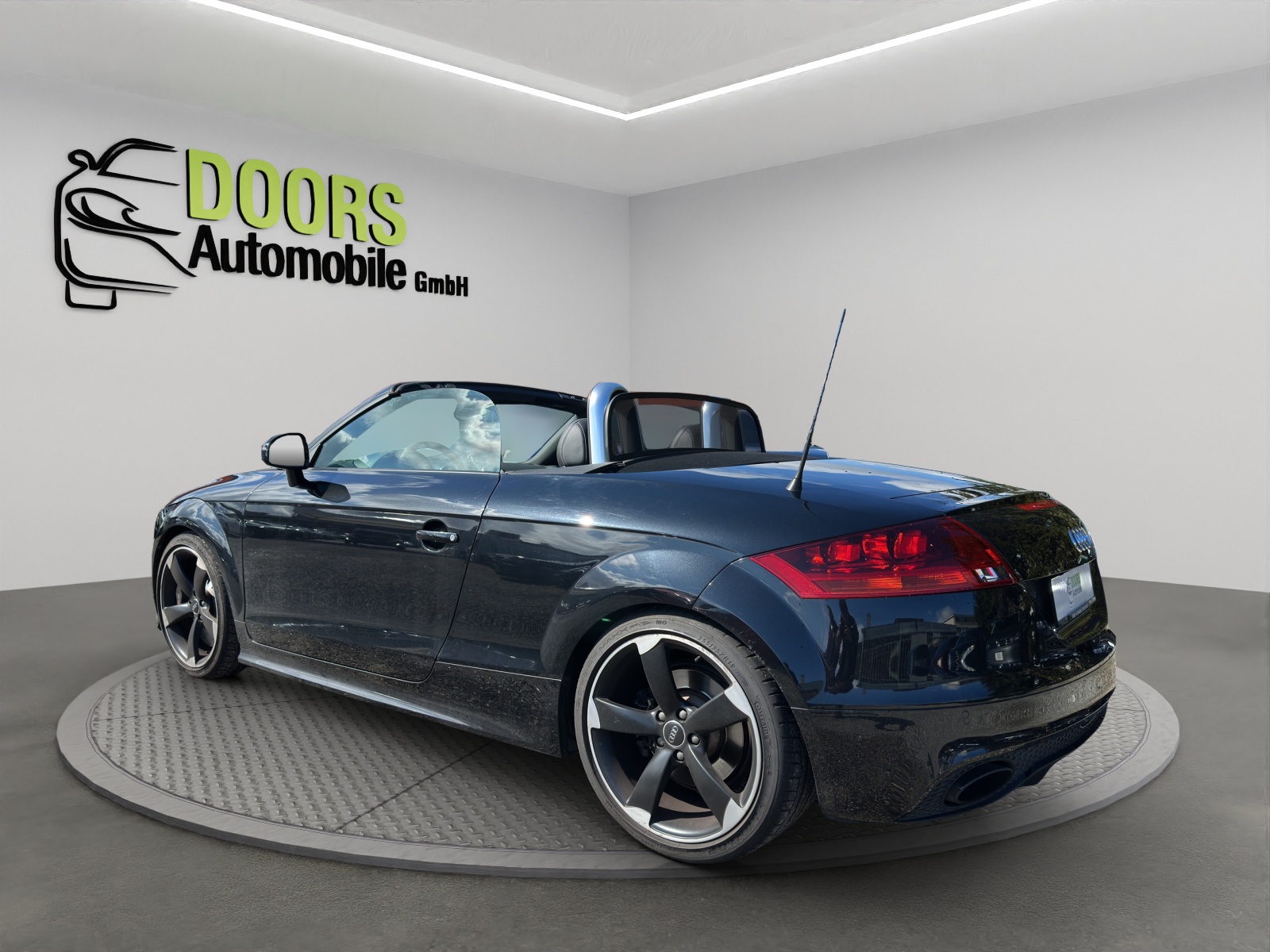 AUDI TT RS Roadster 2.5 TFSI quattro S-tronic-image-5
