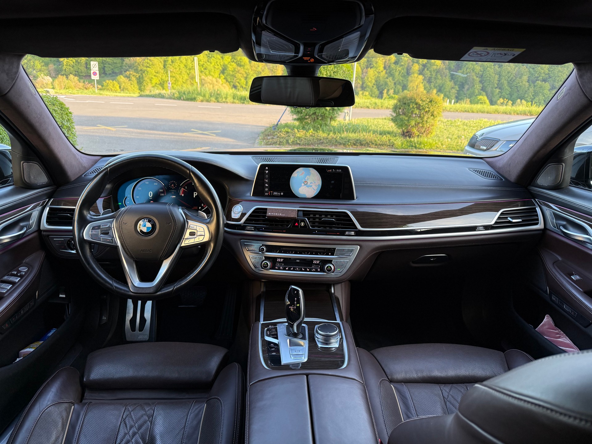 BMW 740d xDrive-image-6