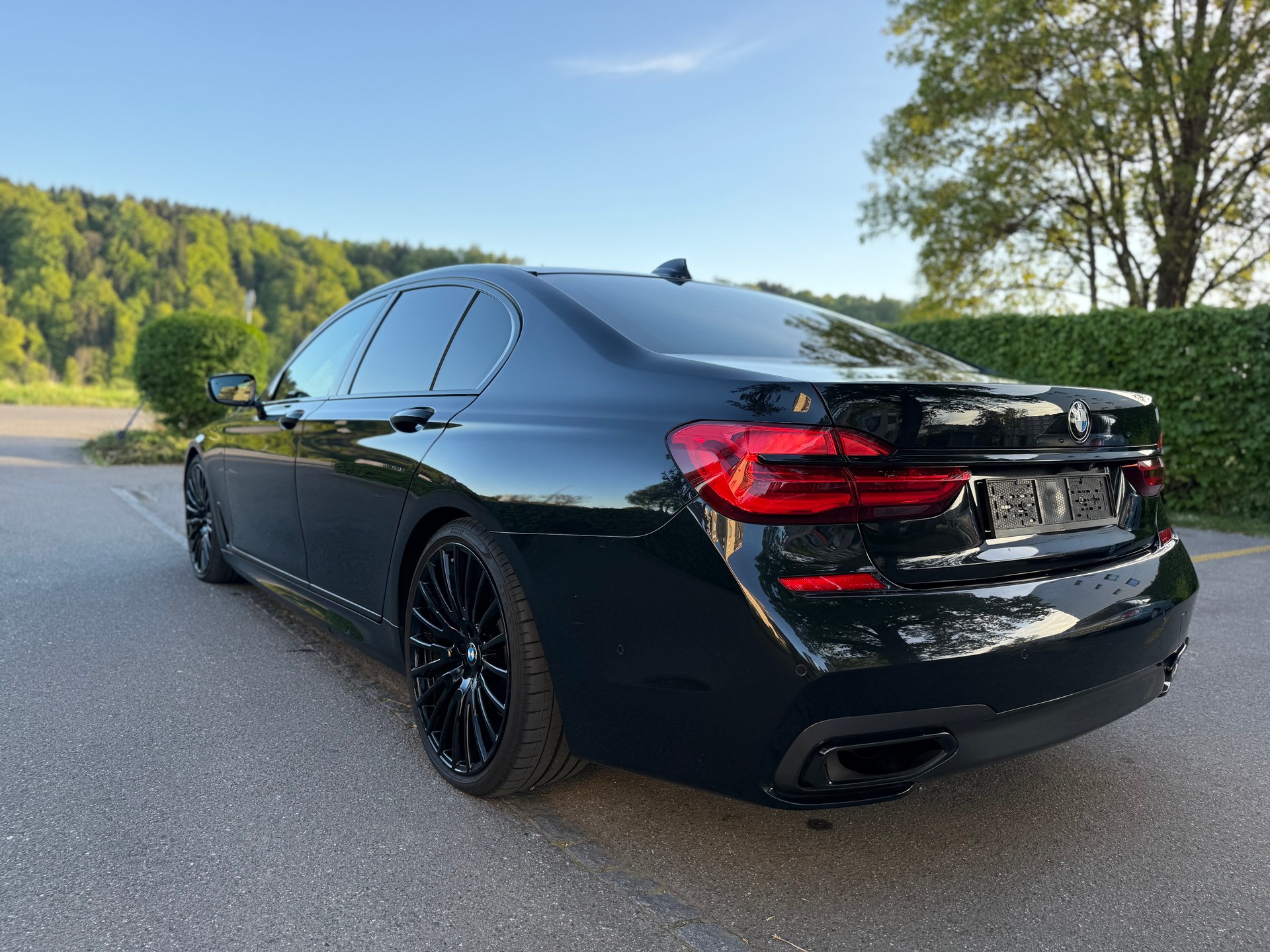 BMW 740d xDrive-image-1