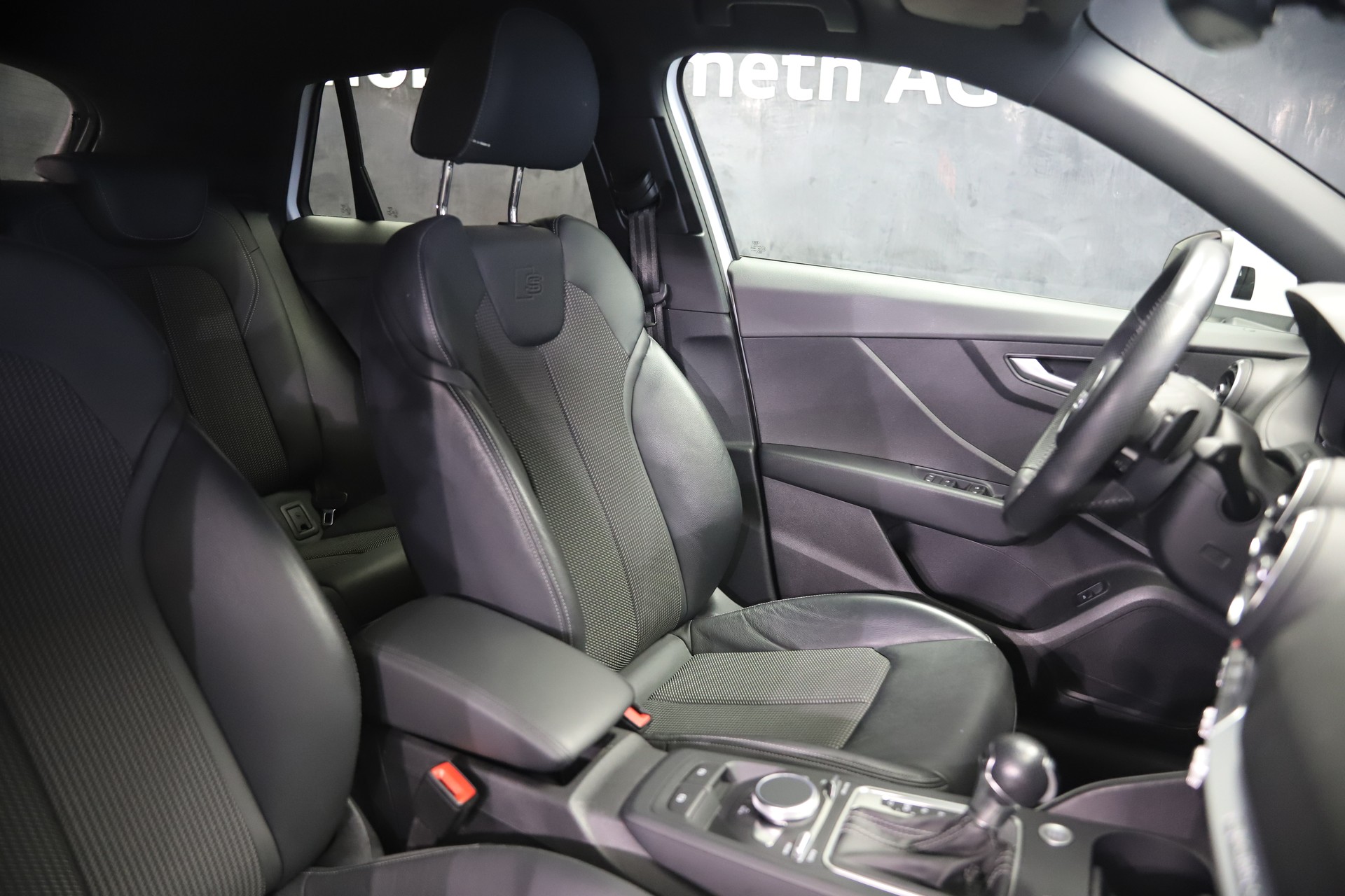 AUDI Q2 40 TFSI Sport quattro S-tronic-image-8