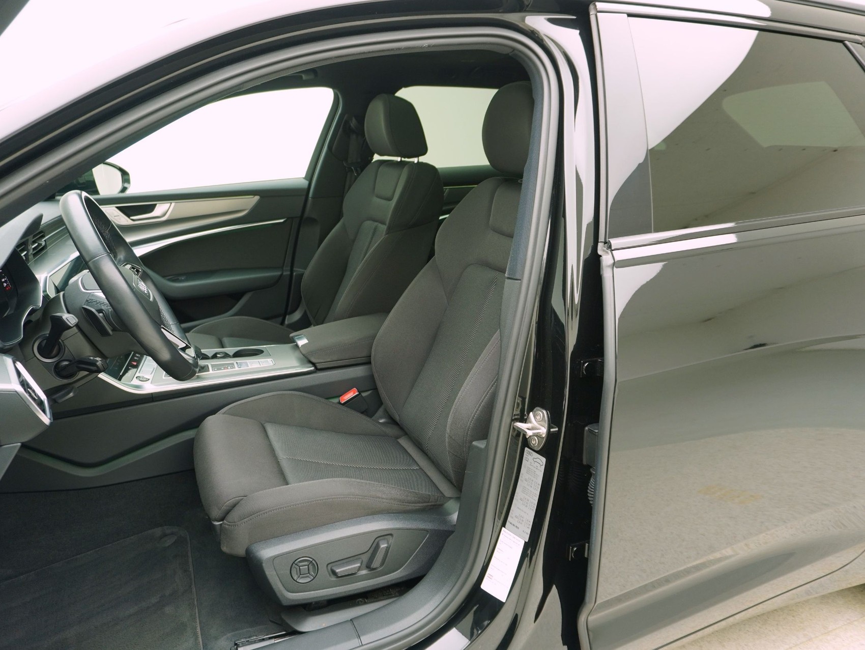 AUDI A6 Avant 45 TFSI Sport quattro S-Tronic-image-9