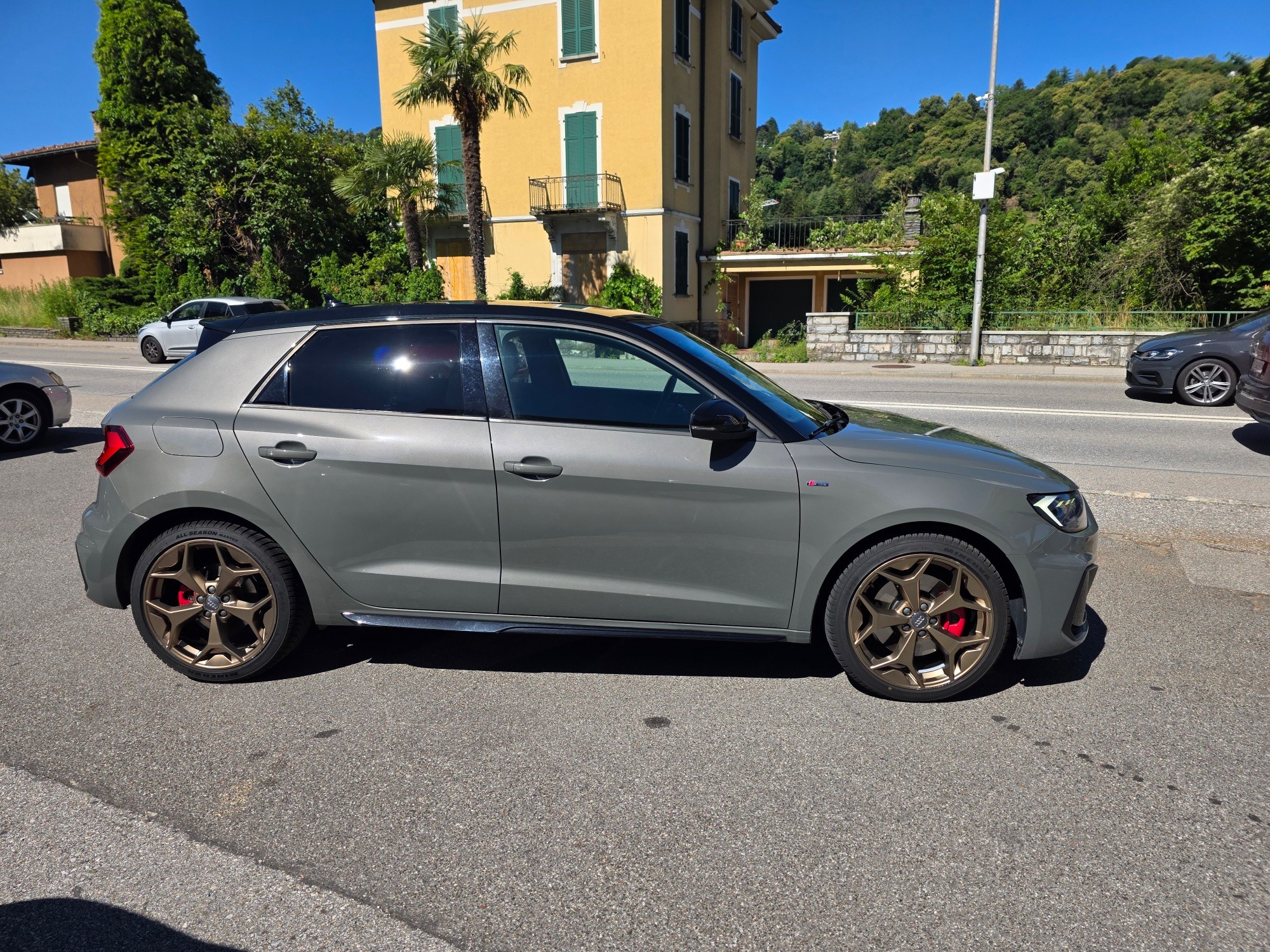 Car photo