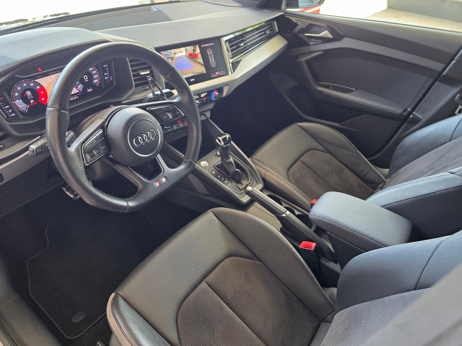 AUDI A1 Sportback 35 TFSI S Line S-tronic-image-12