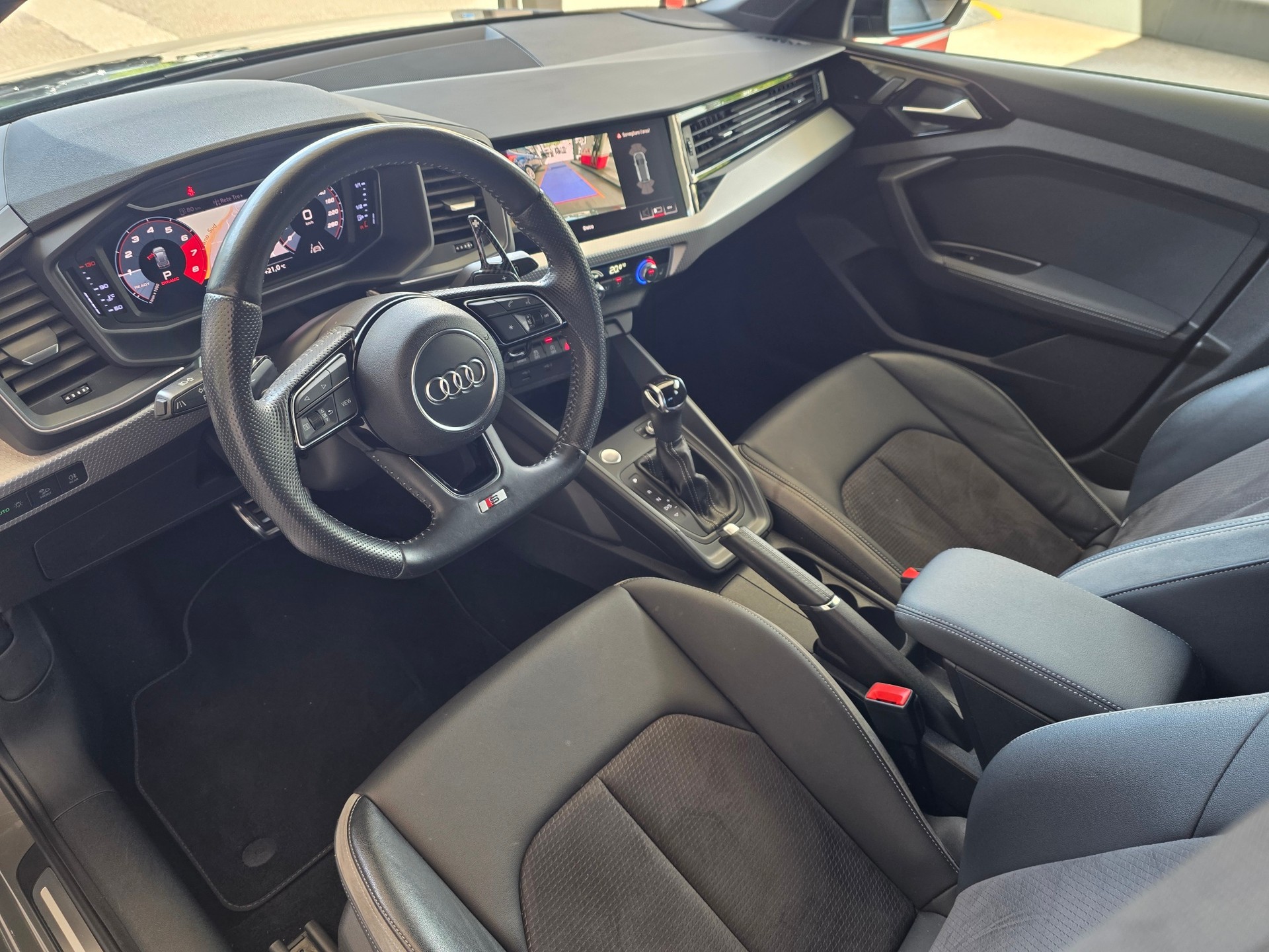 AUDI A1 Sportback 35 TFSI S Line S-tronic-image-11