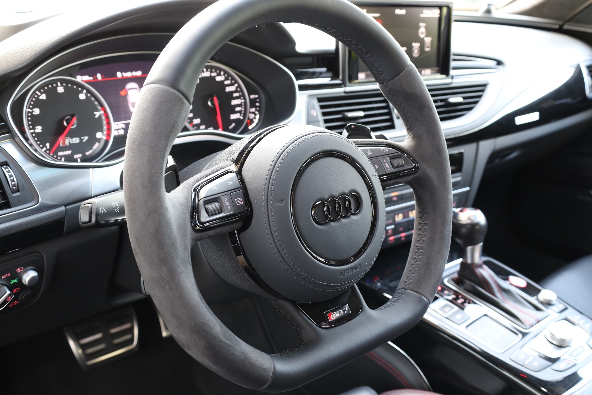 AUDI RS7 Sportback 4.0 TFSI V8 performance quattro-image-16