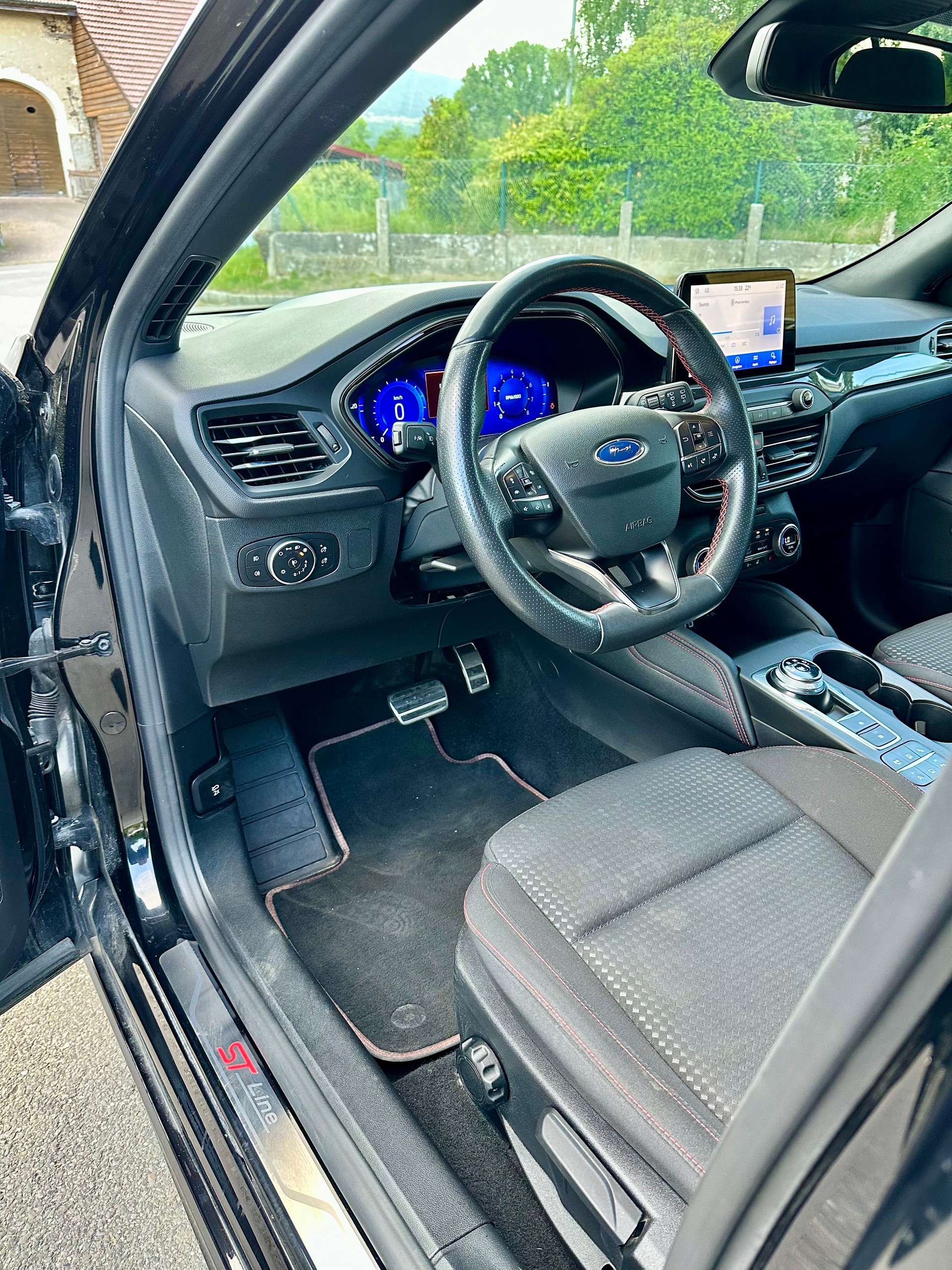 FORD Focus 1.0 SCTi ST Line Automatic-image-9