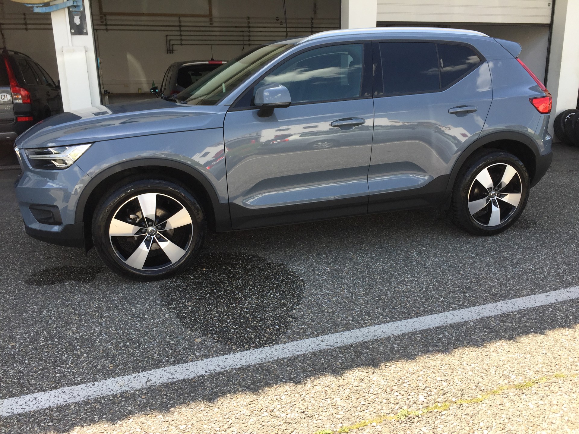 VOLVO XC40 T2 Momentum Geartronic-image-14