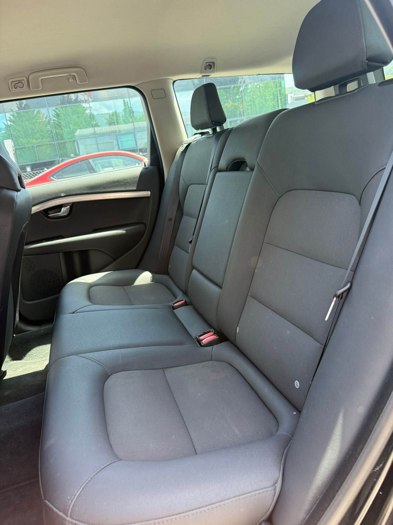 VOLVO V70 D3 Momentum Geartronic-image-11