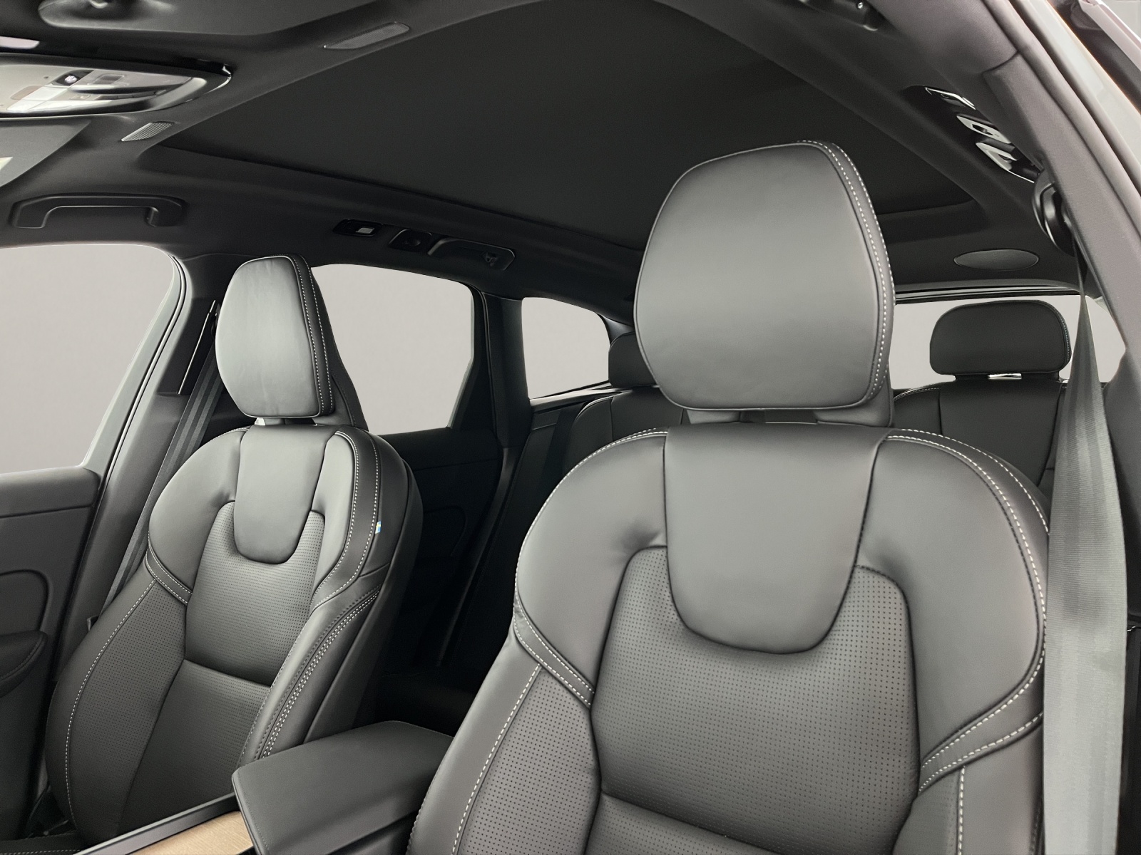 VOLVO XC60 2.0 B5 MH Ultra Dark AWD-image-12