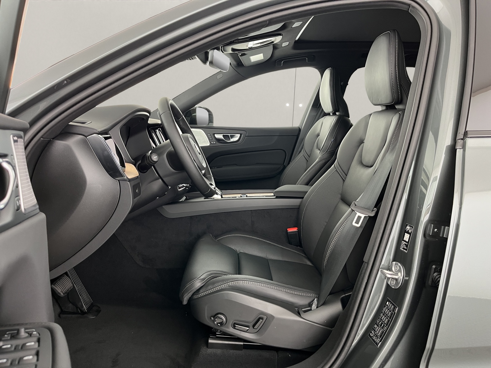 VOLVO XC60 2.0 B5 MH Ultra Dark AWD-image-10