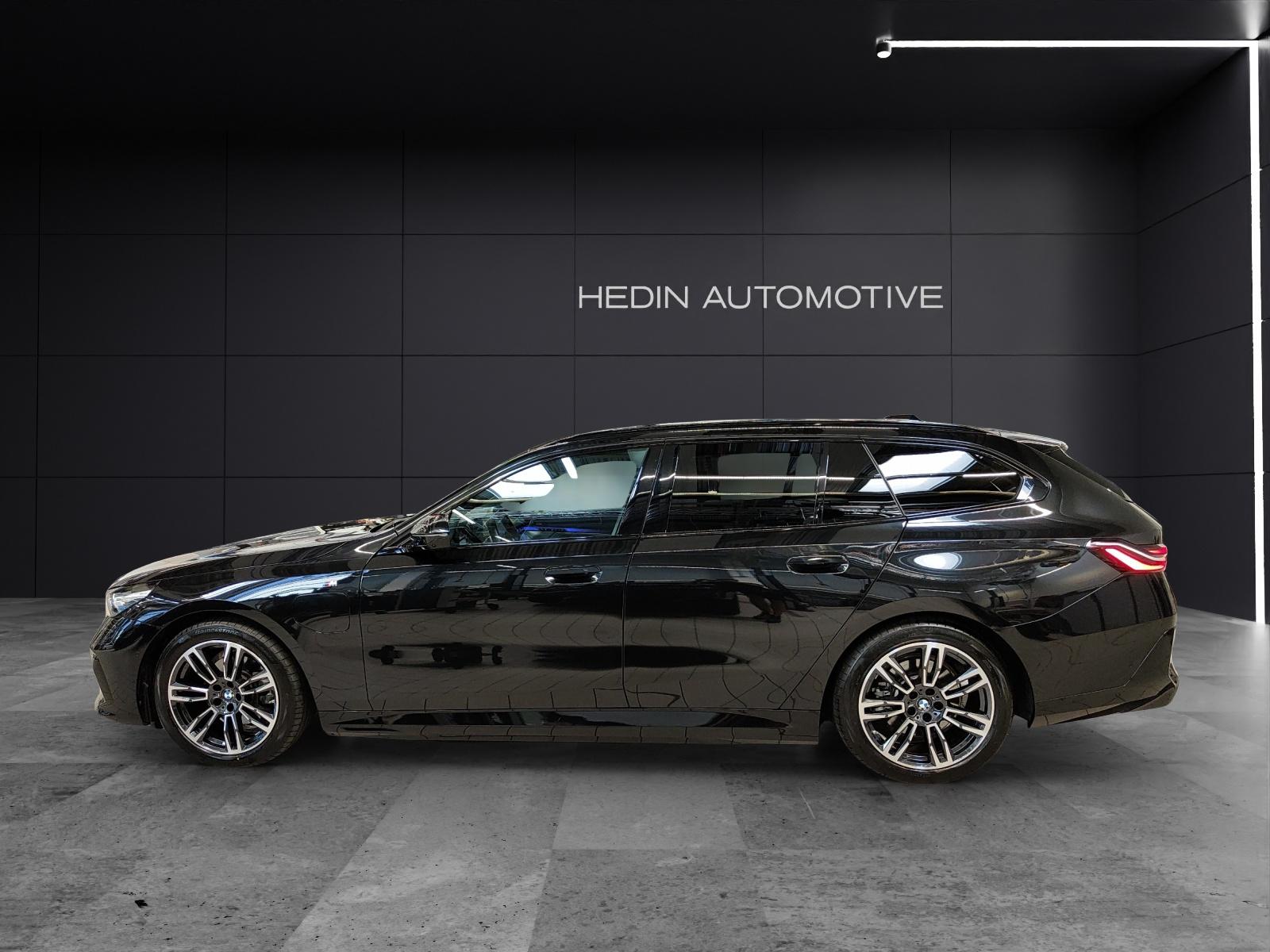 BMW 530e xDrive Touring Attraktiven Leasingzinssatz ab 0.9 % bei Abschluss einer BMW Fahrzeugversicherung.-showroom-element-1