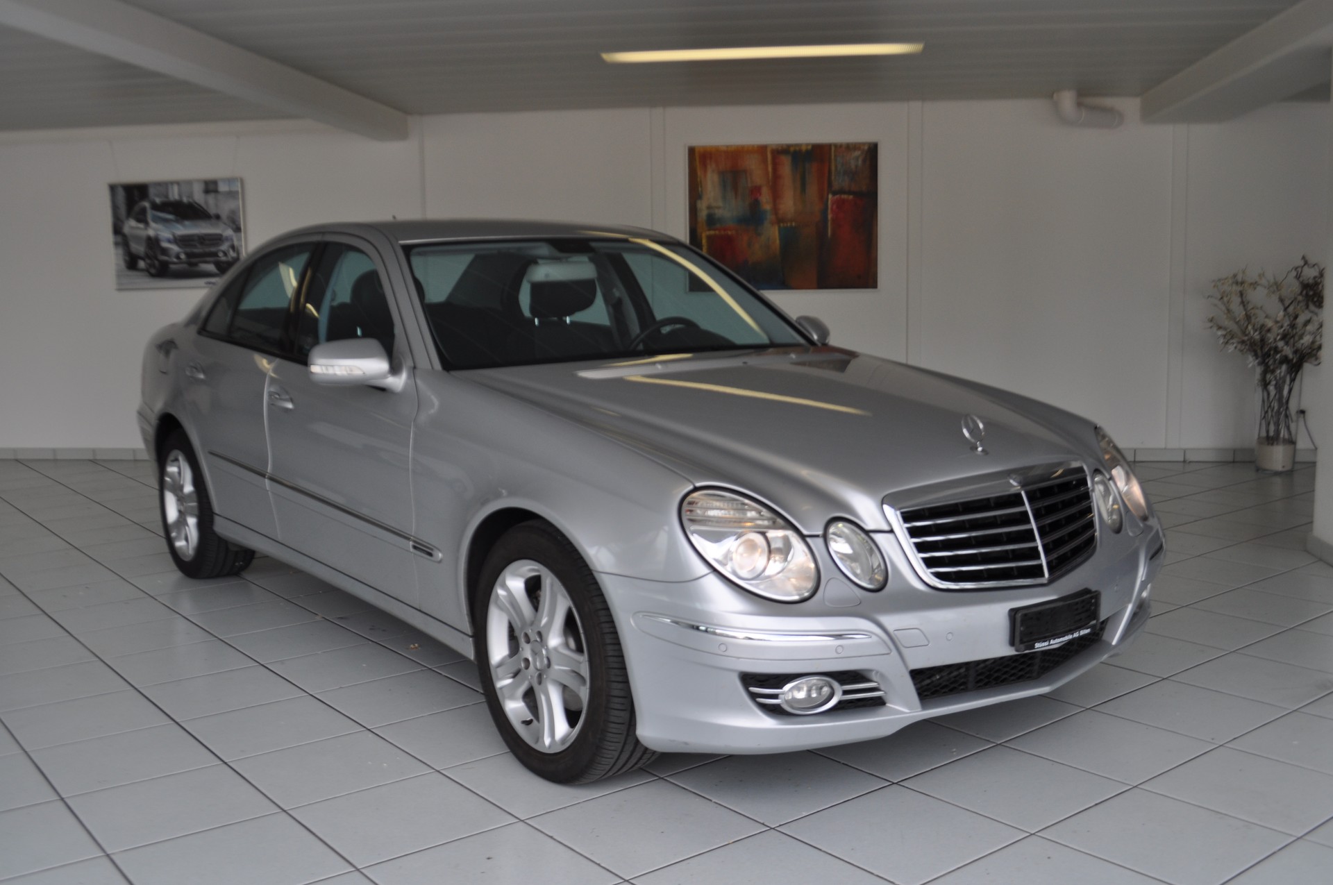 MERCEDES-BENZ E 280 Avantgarde 4Matic Automatic-image-2