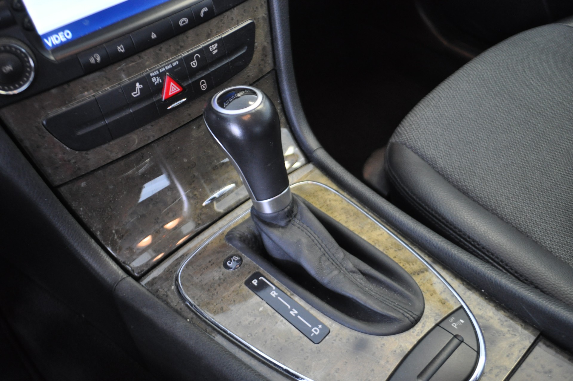 MERCEDES-BENZ E 280 Avantgarde 4Matic Automatic-image-12