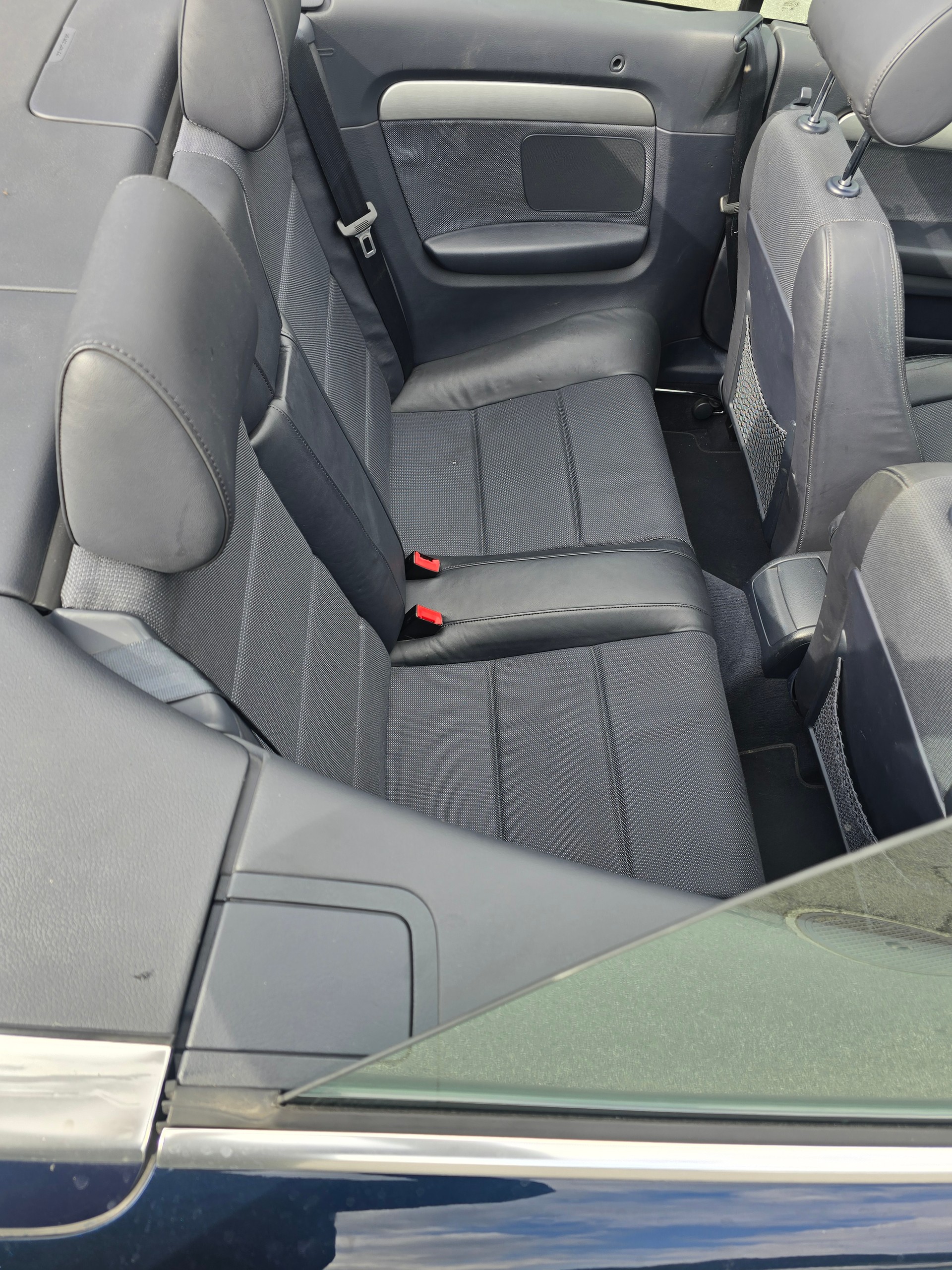 AUDI A4 Cabriolet 1.8 Turbo-image-15