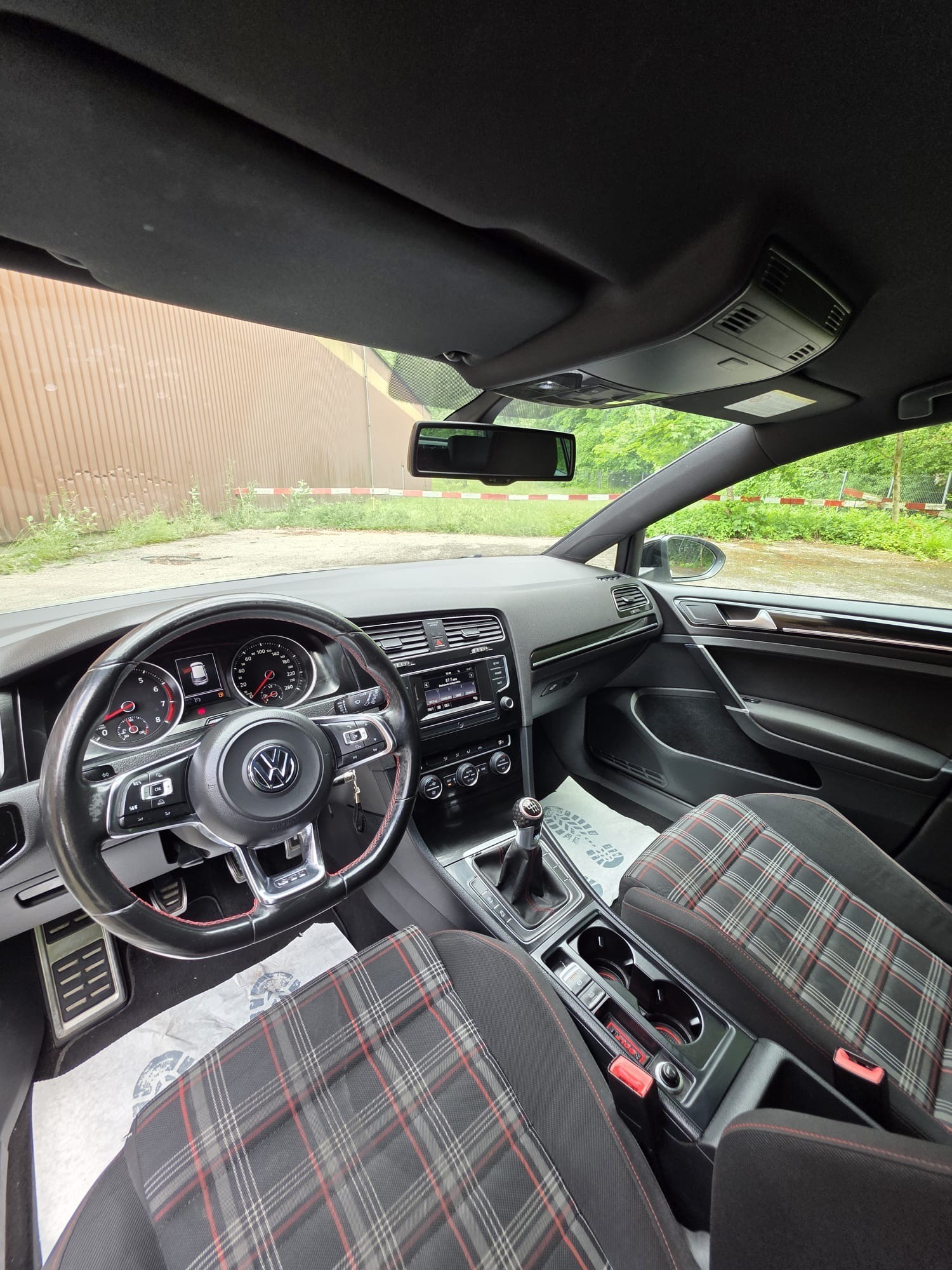 VW Golf 2.0 TSI GTI Performance DSG-image-7