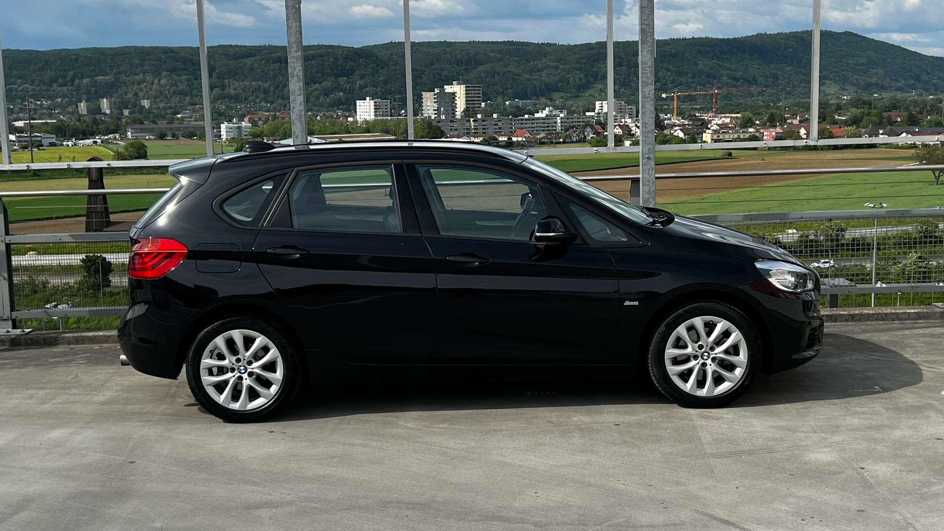 BMW 220i ACTIVE TOURER SPORT LINE STEPTRONIC l 192 PS-image-4
