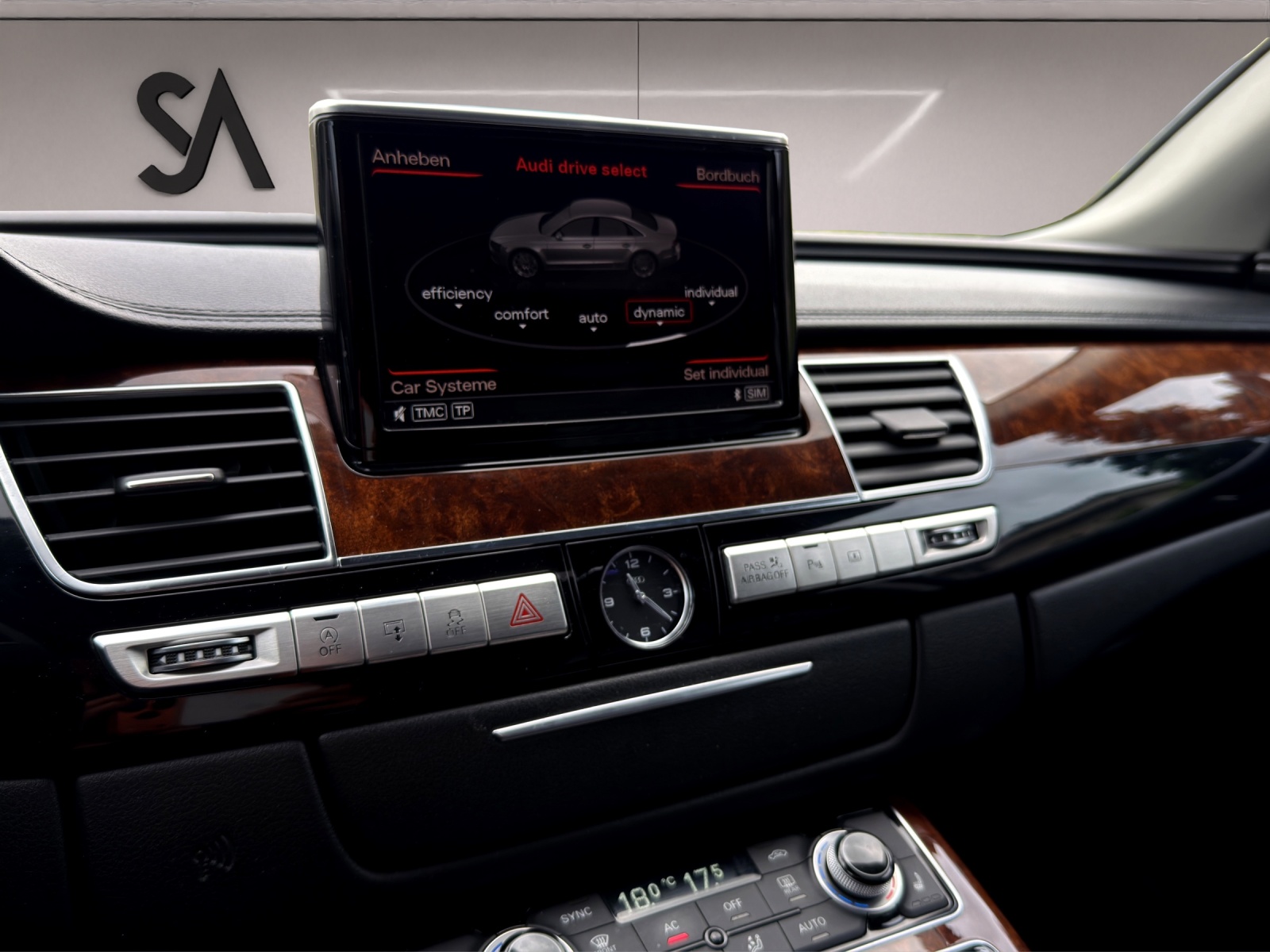 AUDI A8 3.0 TDI quattro tiptronic-image-16