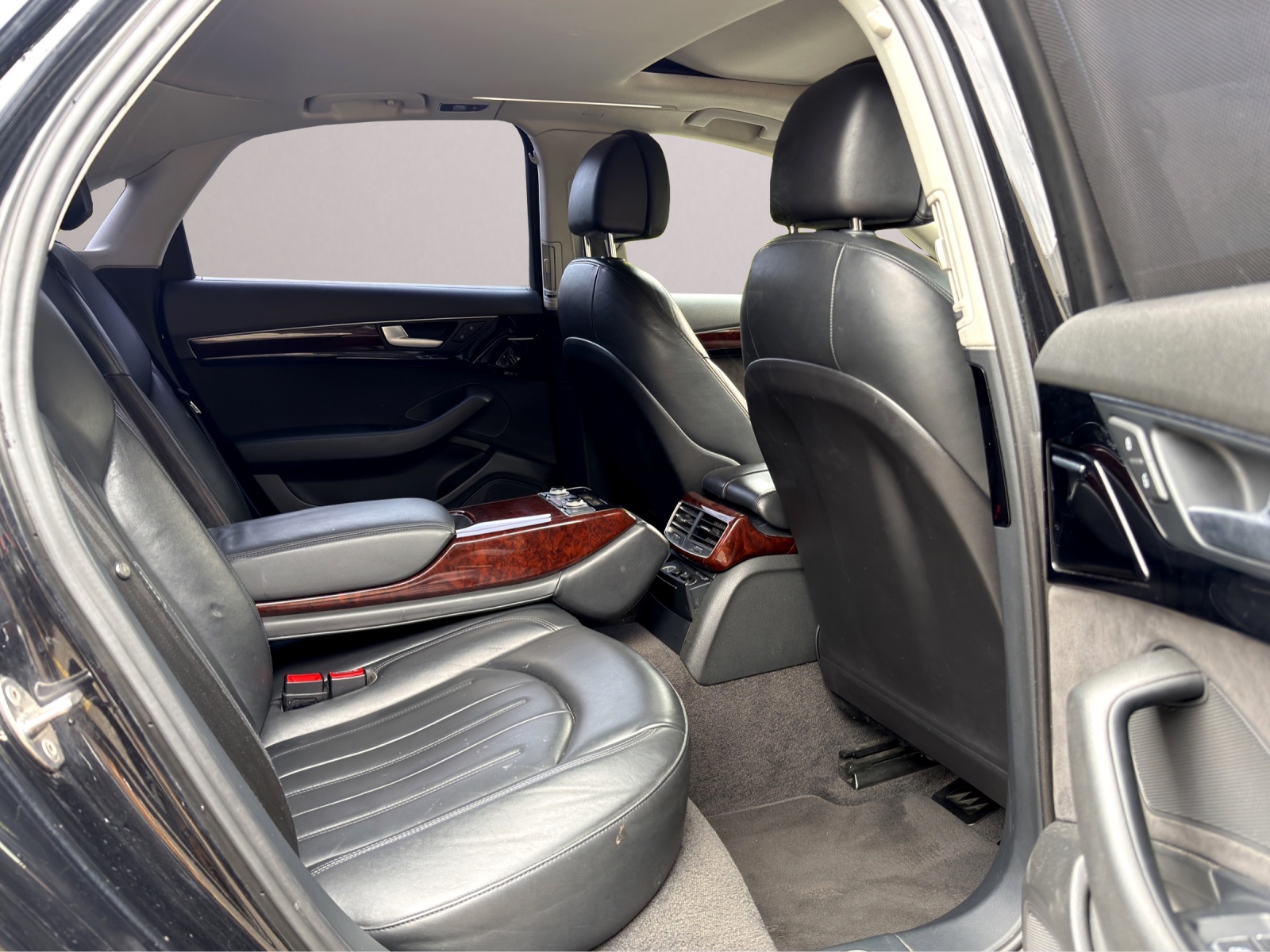 AUDI A8 3.0 TDI quattro tiptronic-image-14