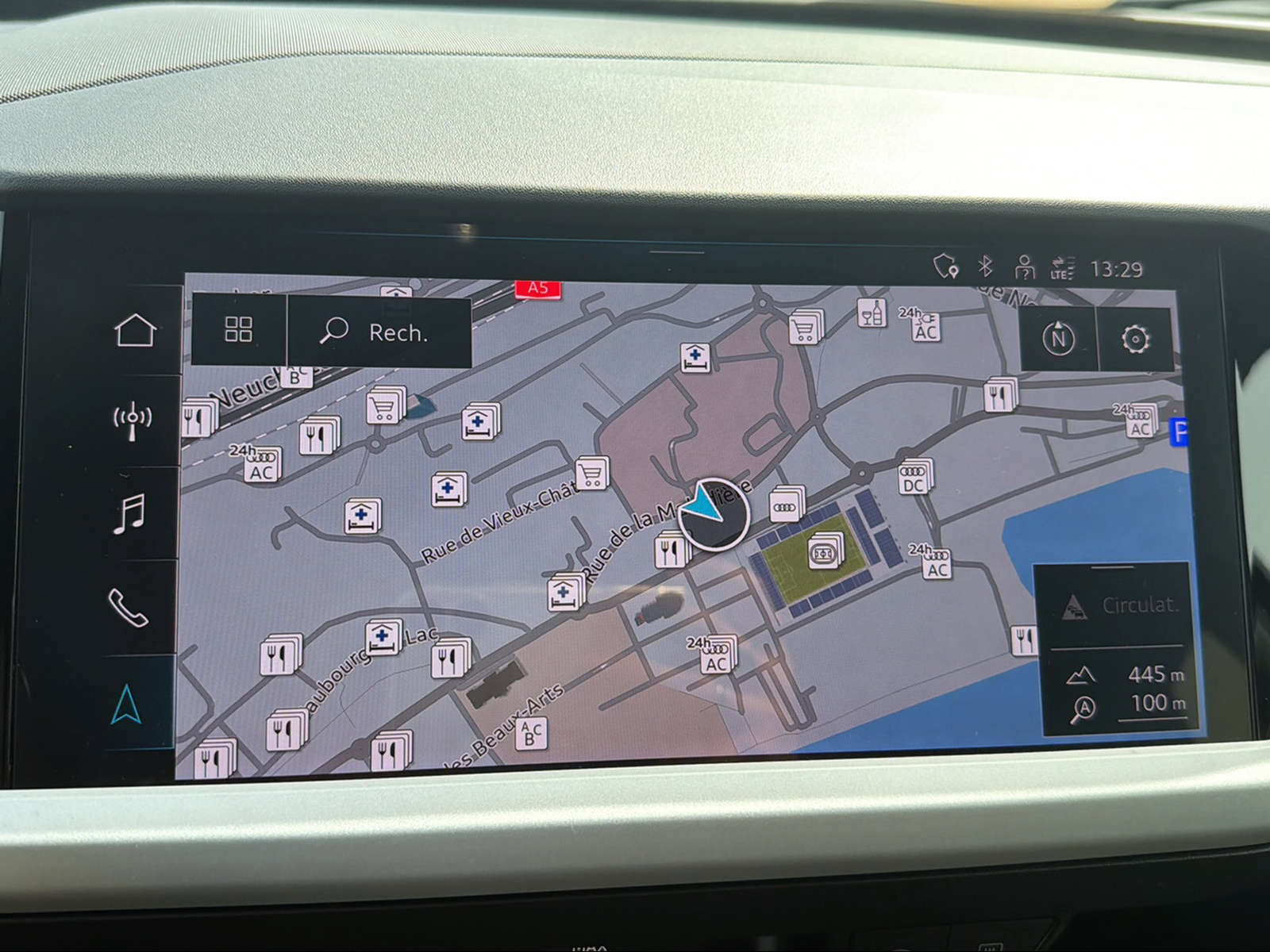 AUDI Q4 e-tron 50 quattro-image-19