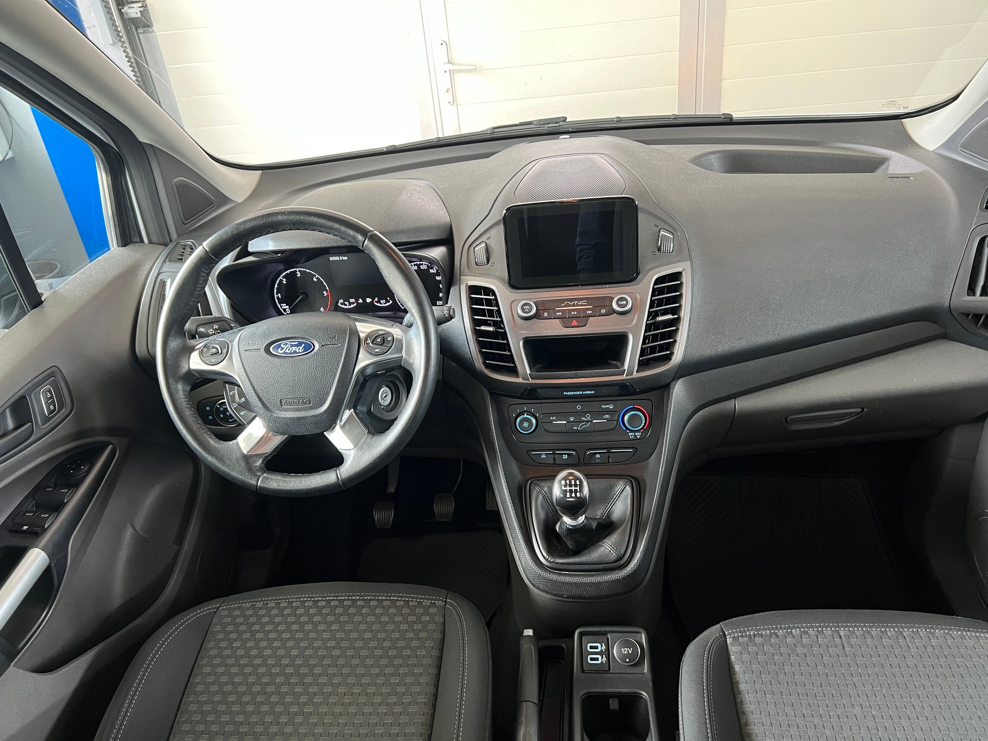 FORD Tourneo Connect 1.5 TDCi Trend-image-7