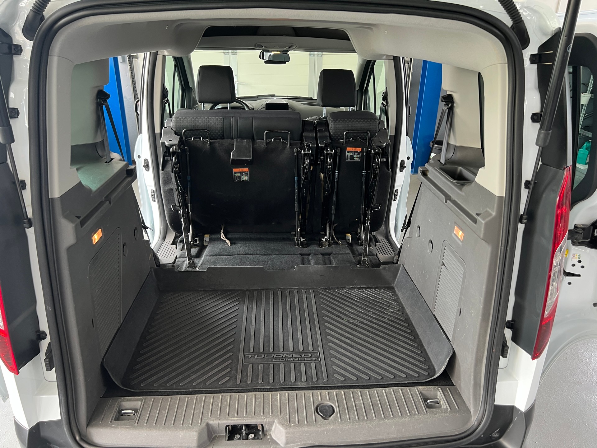 FORD Tourneo Connect 1.5 TDCi Trend-image-11