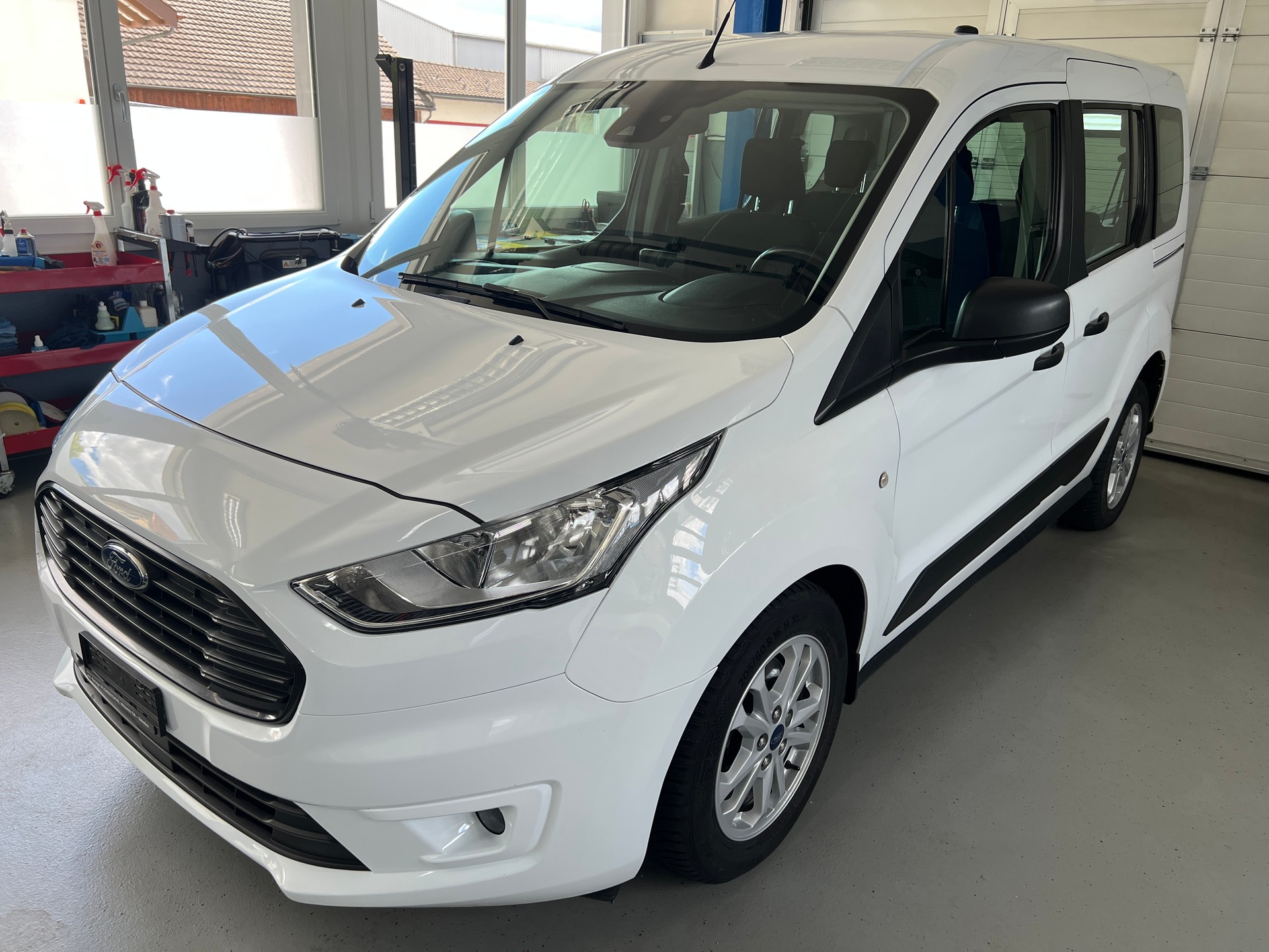 FORD Tourneo Connect 1.5 TDCi Trend-image-0