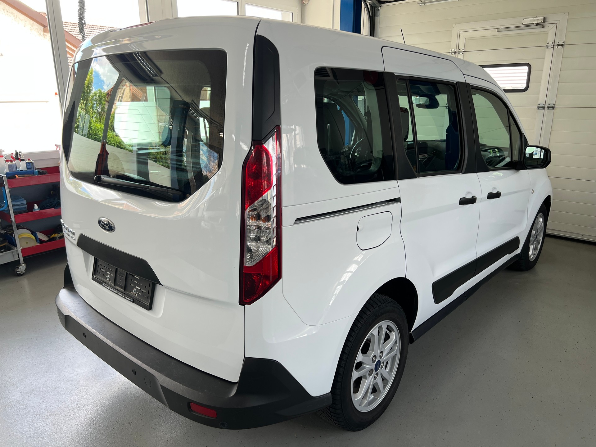 FORD Tourneo Connect 1.5 TDCi Trend-image-3