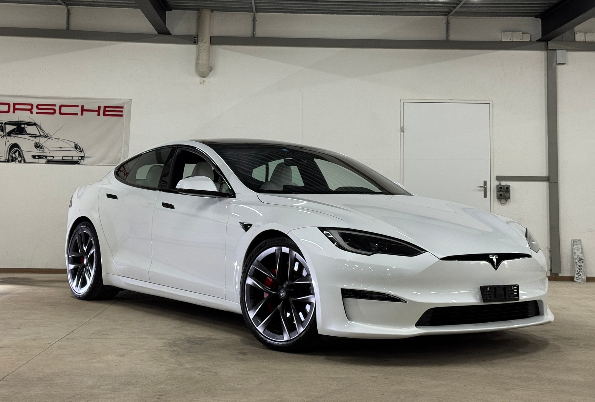 TESLA Model S 100 kWh Plaid / Autopilot 4.0-image-2