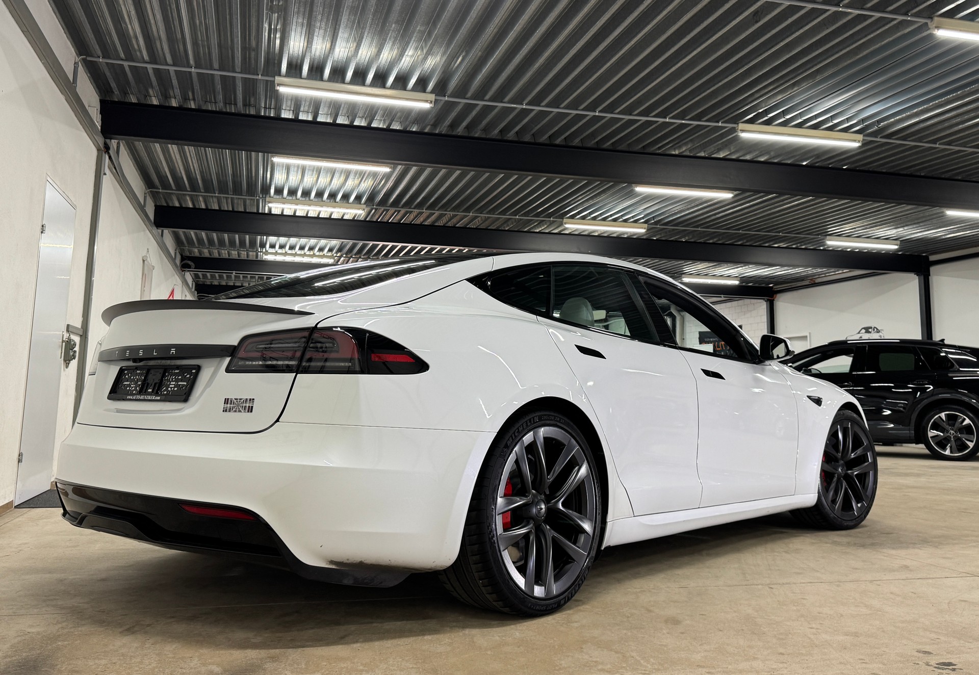 TESLA Model S 100 kWh Plaid / Autopilot 4.0-image-4