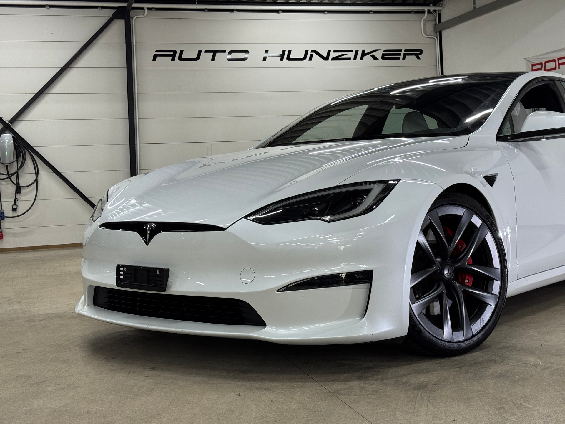 TESLA Model S 100 kWh Plaid / Autopilot 4.0-image-1
