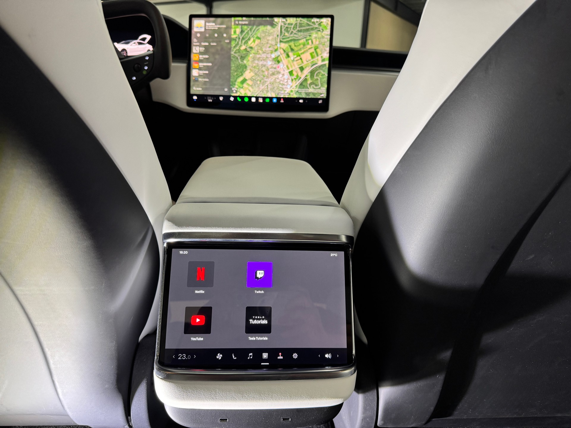 TESLA Model S 100 kWh Plaid / Autopilot 4.0-image-9