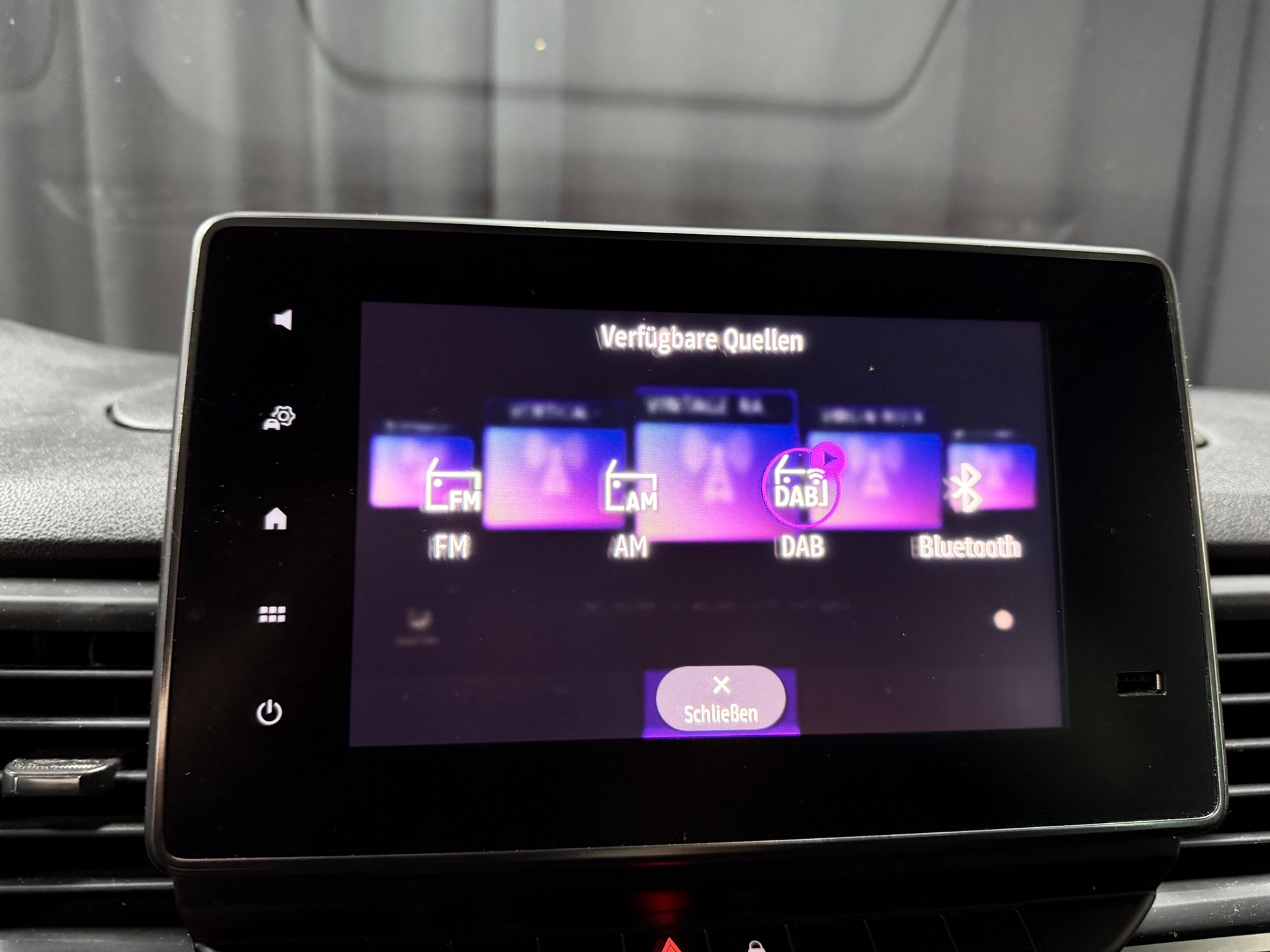 RENAULT Trafic Blue dCi 150 Passenger Techno-image-18