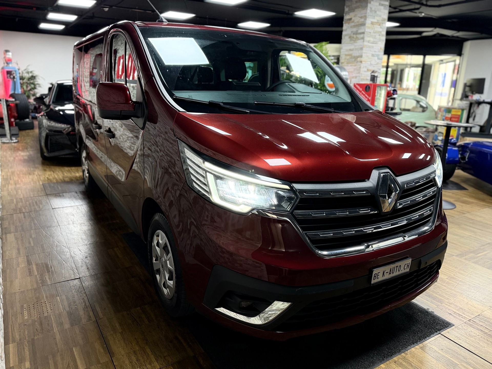 RENAULT Trafic Blue dCi 150 Passenger Techno-image-5
