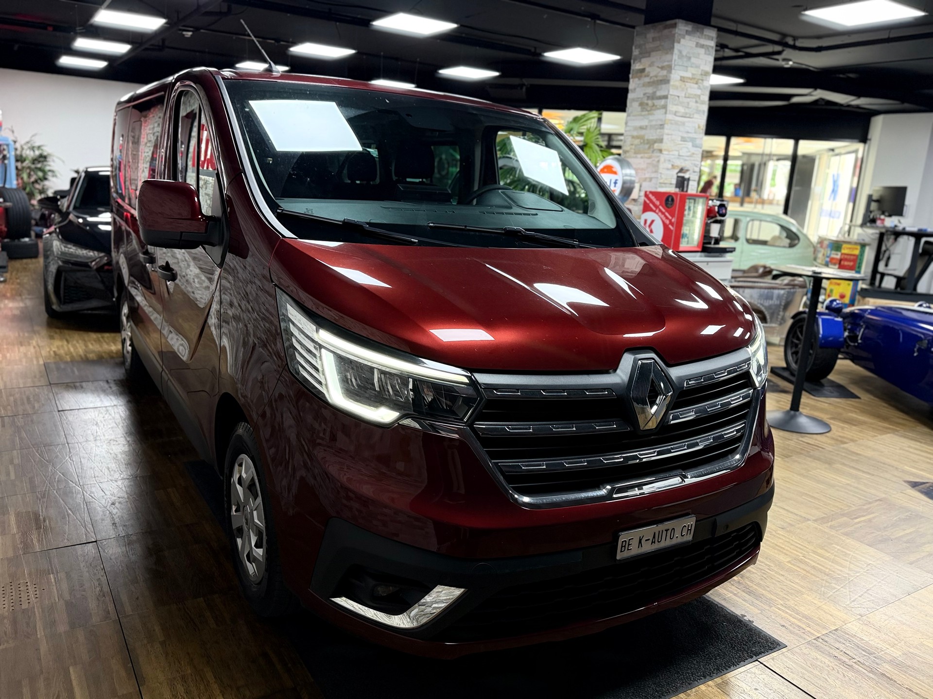 RENAULT Trafic Blue dCi 150 Passenger Techno-image-8