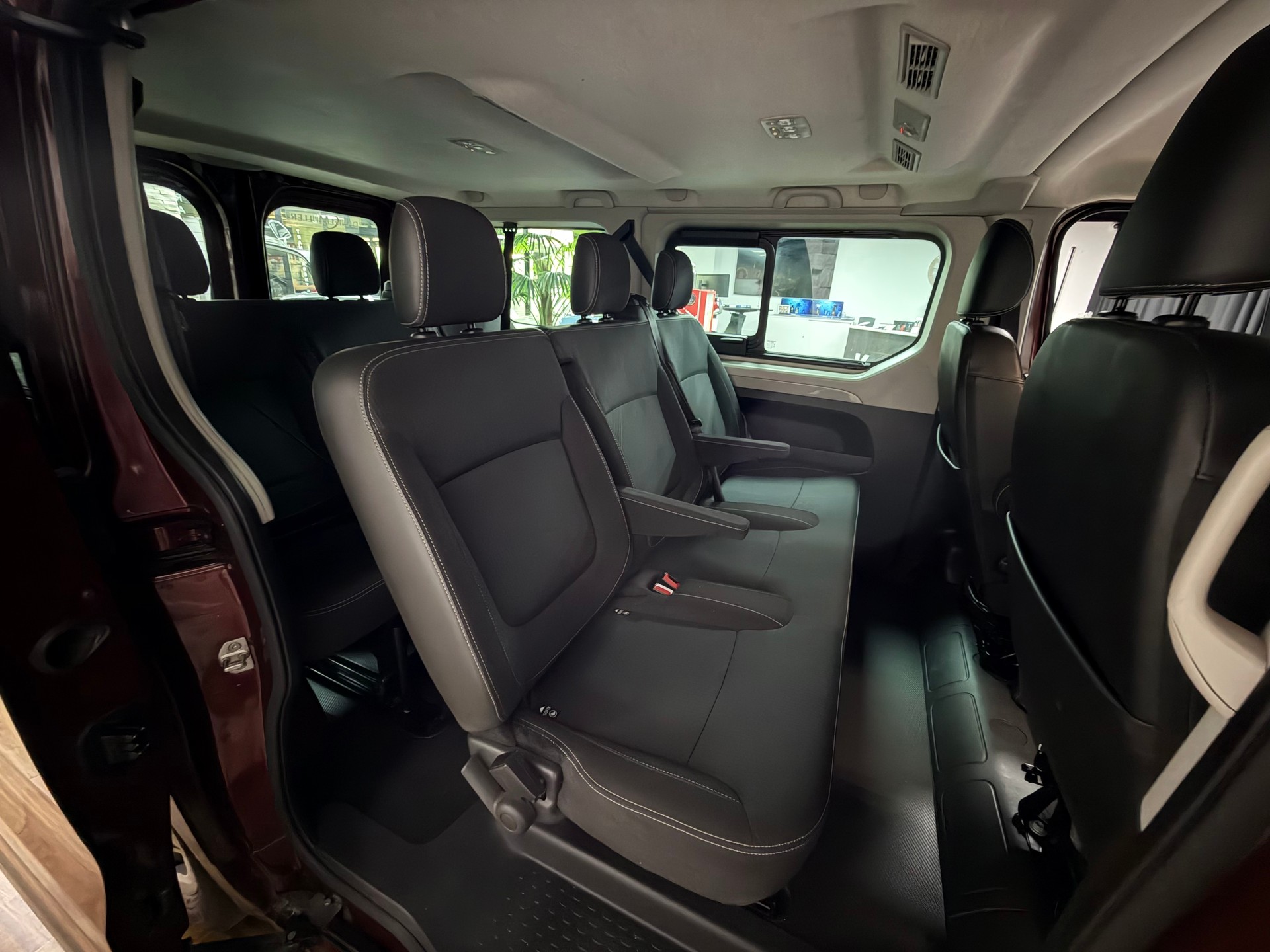 RENAULT Trafic Blue dCi 150 Passenger Techno-image-27