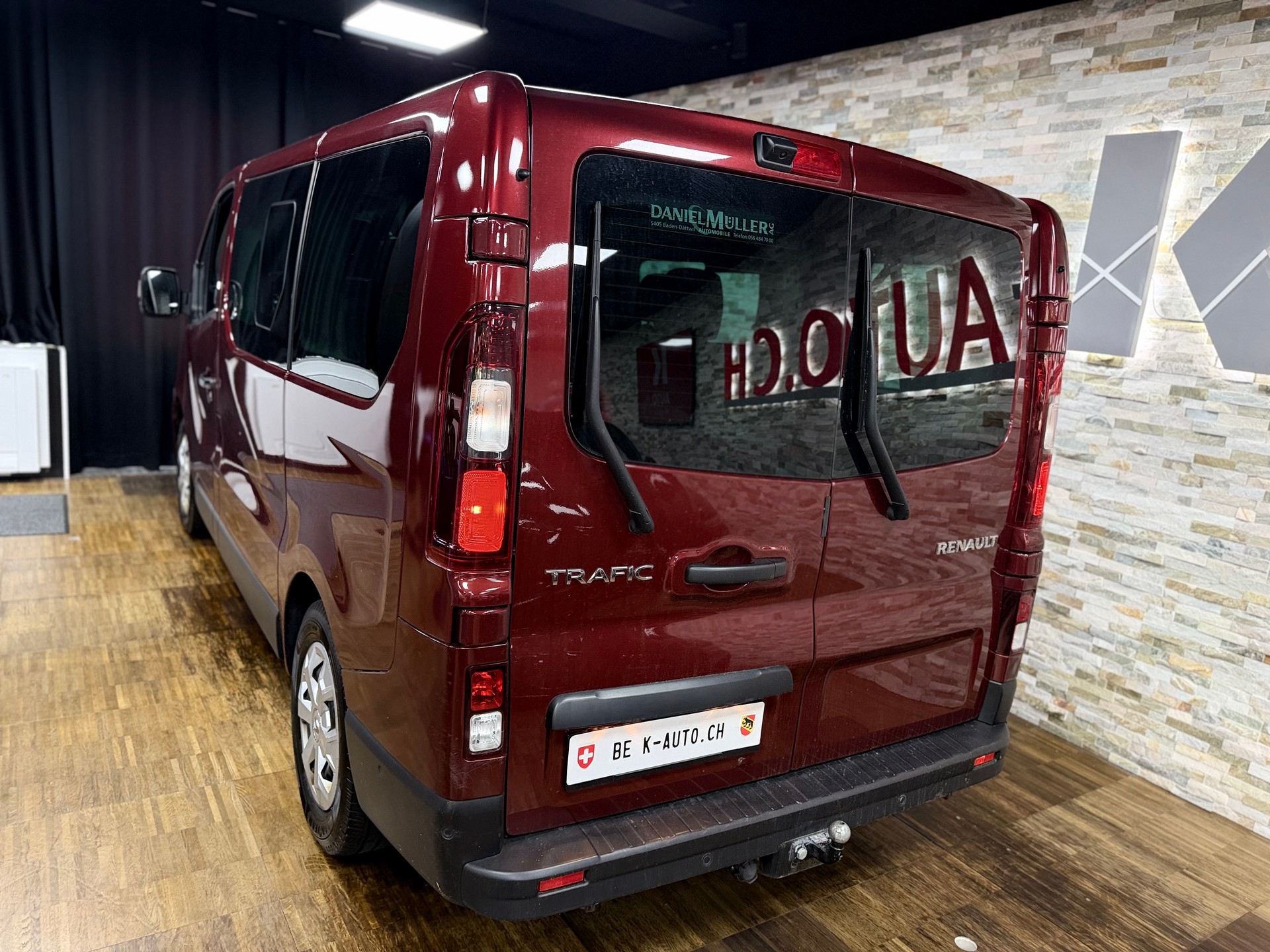 RENAULT Trafic Blue dCi 150 Passenger Techno-image-9