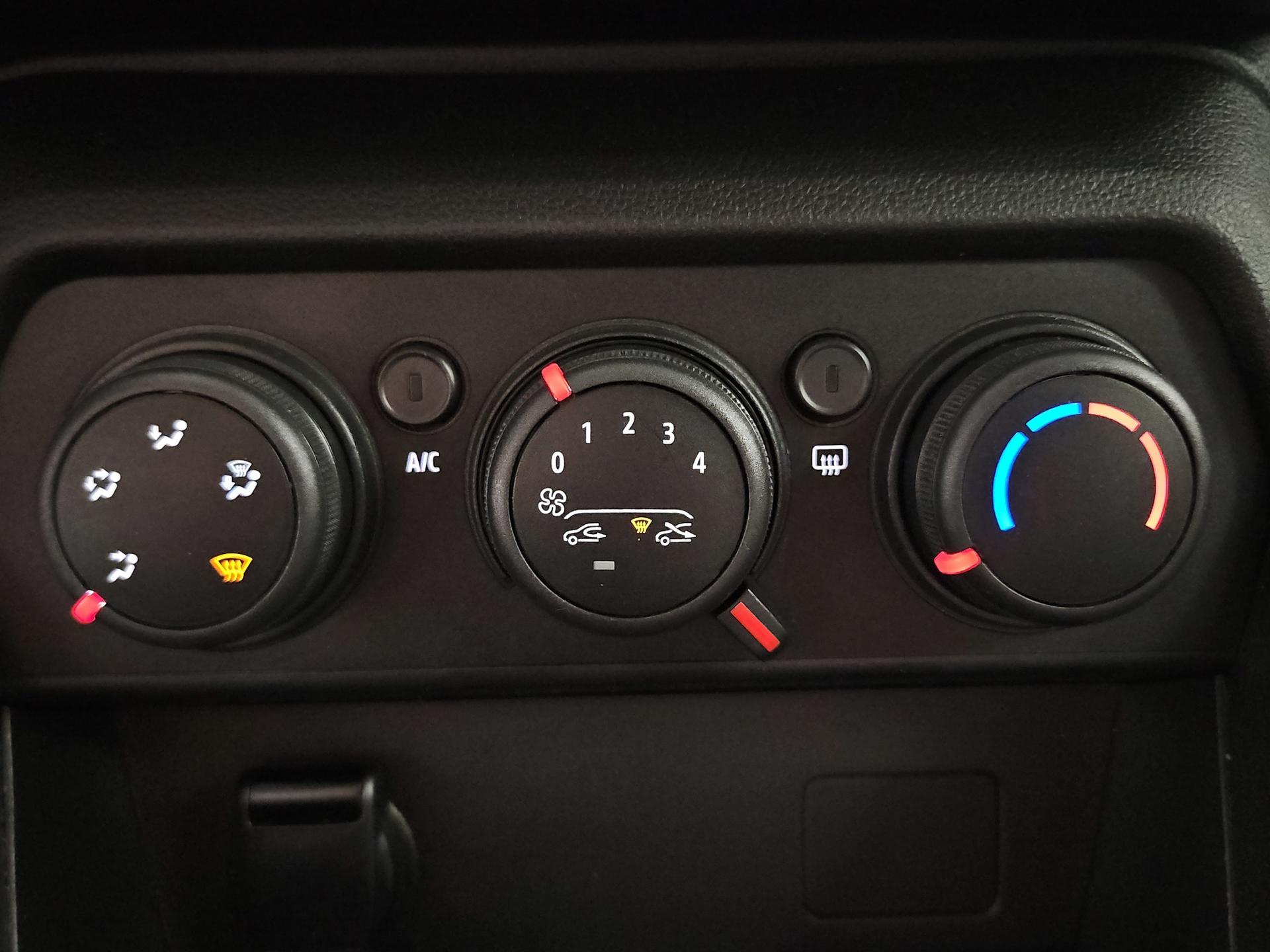 DACIA Sandero TCe 90 Comfort-image-19