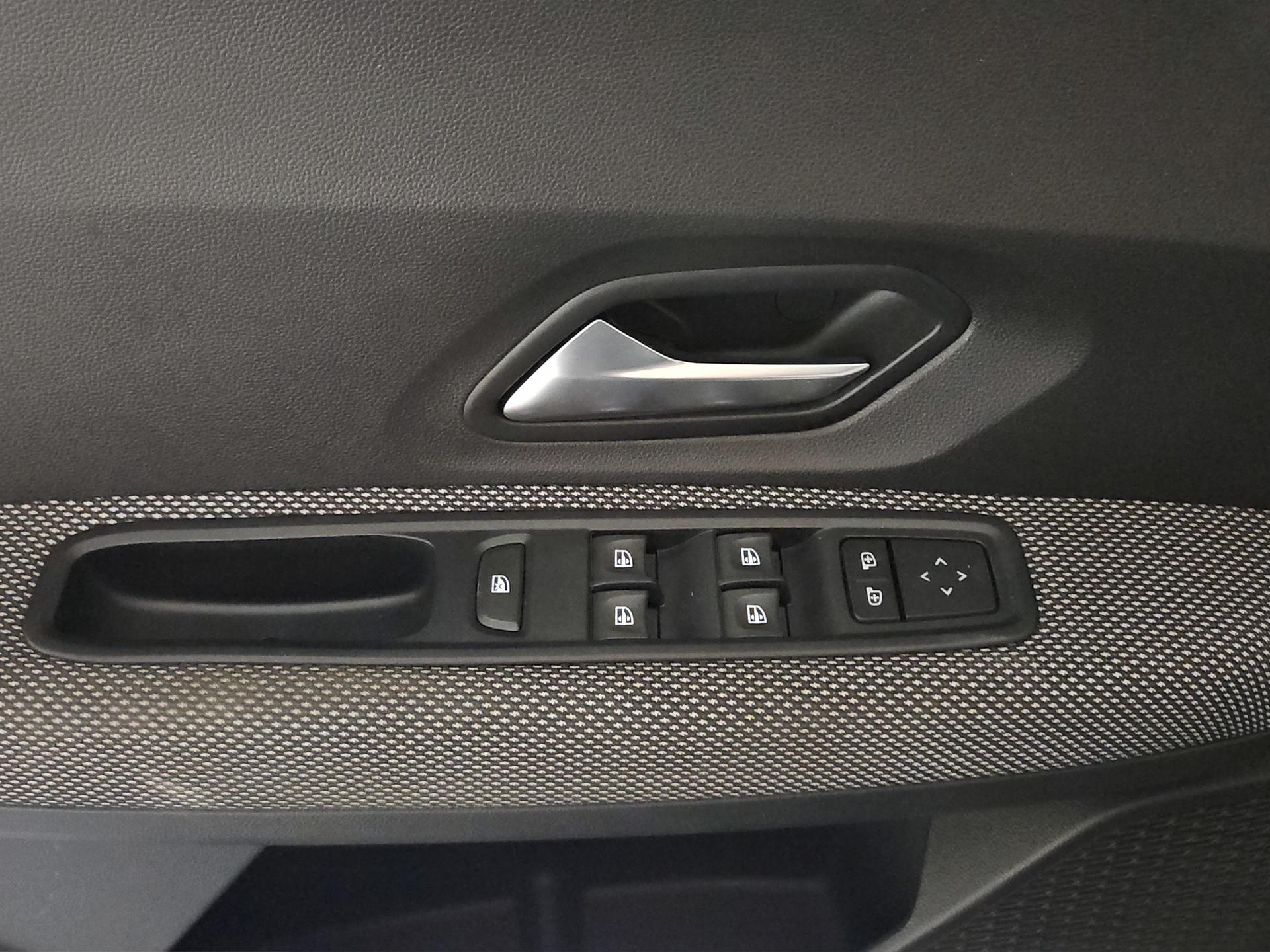 DACIA Sandero TCe 90 Comfort-image-16