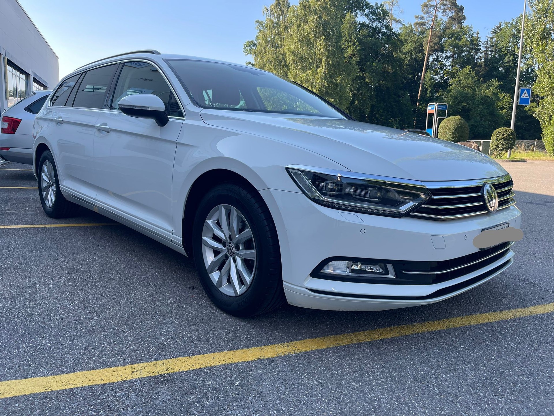 VW Passat Variant 2.0 TDI BMT Trendline DSG-image-2