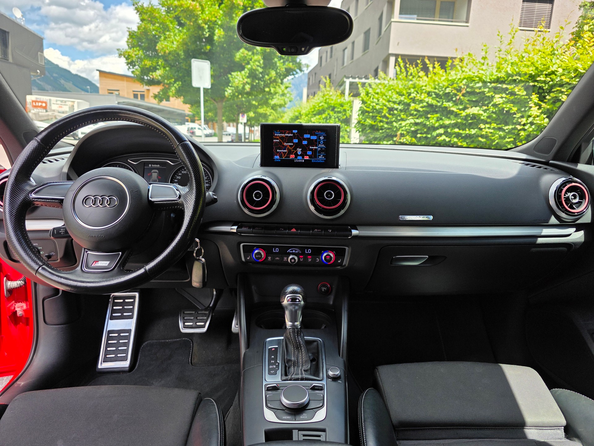 AUDI A3 Sportback 2.0 TDI Attraction quattro S-tronic-image-14