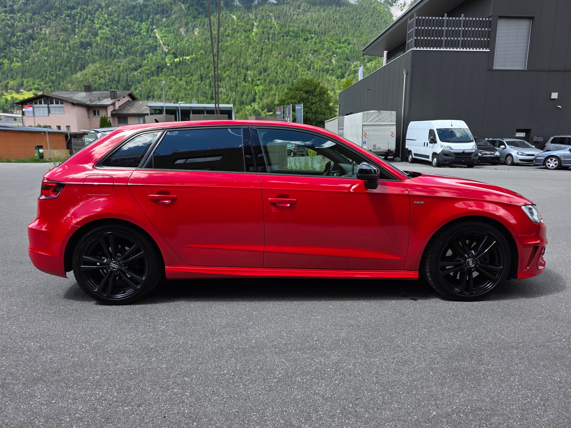 AUDI A3 Sportback 2.0 TDI Attraction quattro S-tronic-image-5
