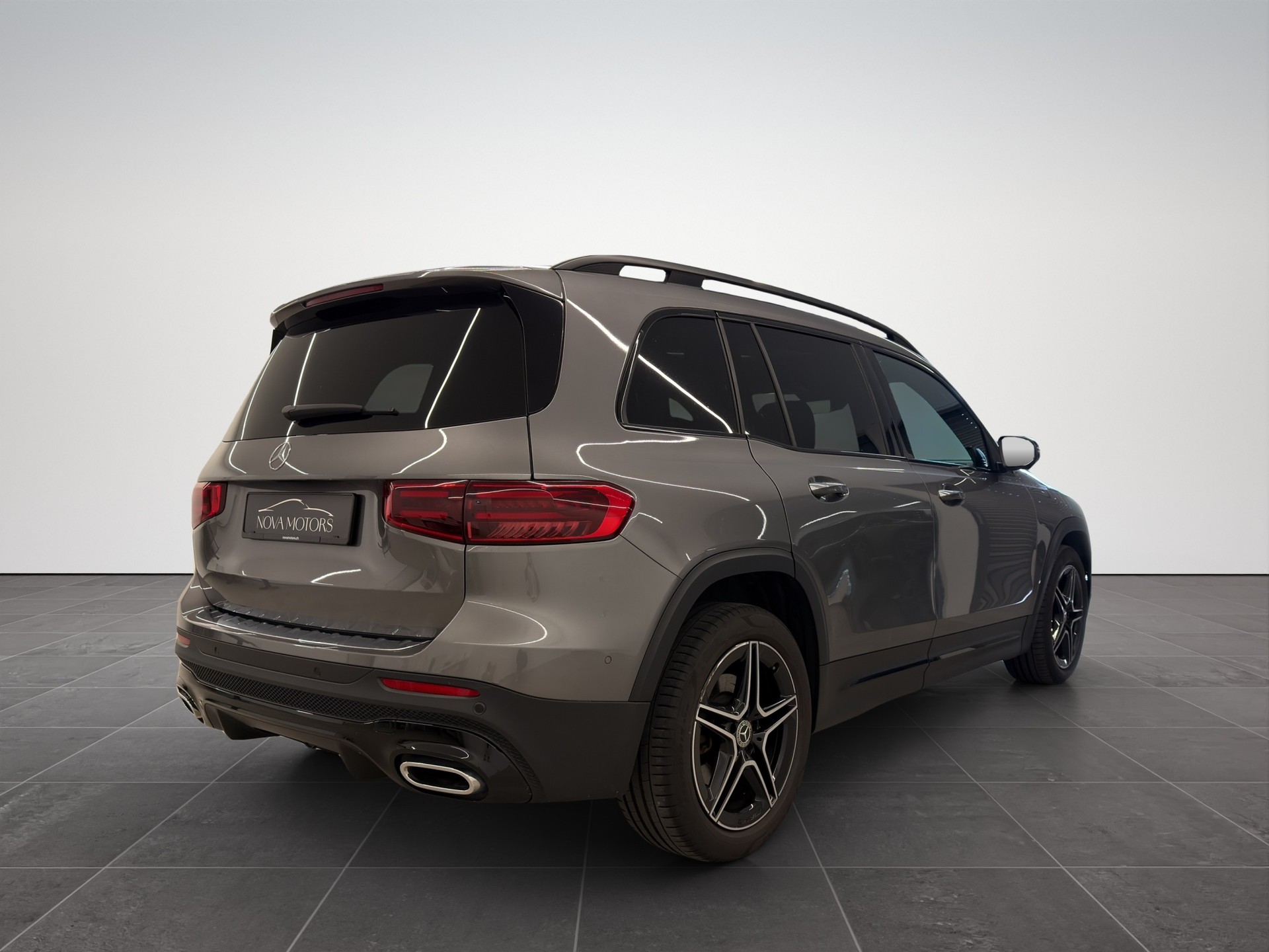 MERCEDES-BENZ GLB 220 d 4Matic AMG Line 8G-Tronic-image-5