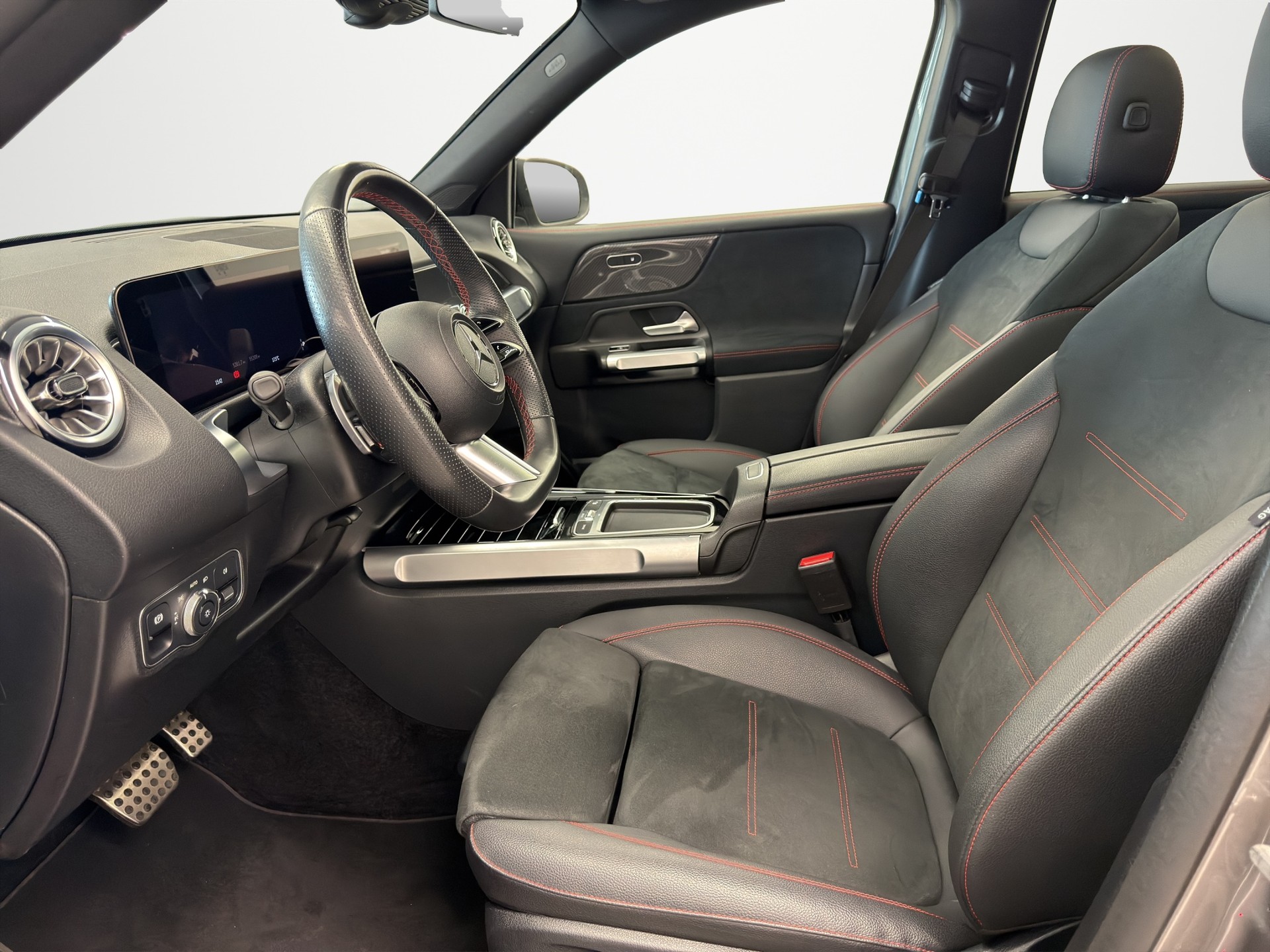 MERCEDES-BENZ GLB 220 d 4Matic AMG Line 8G-Tronic-image-8