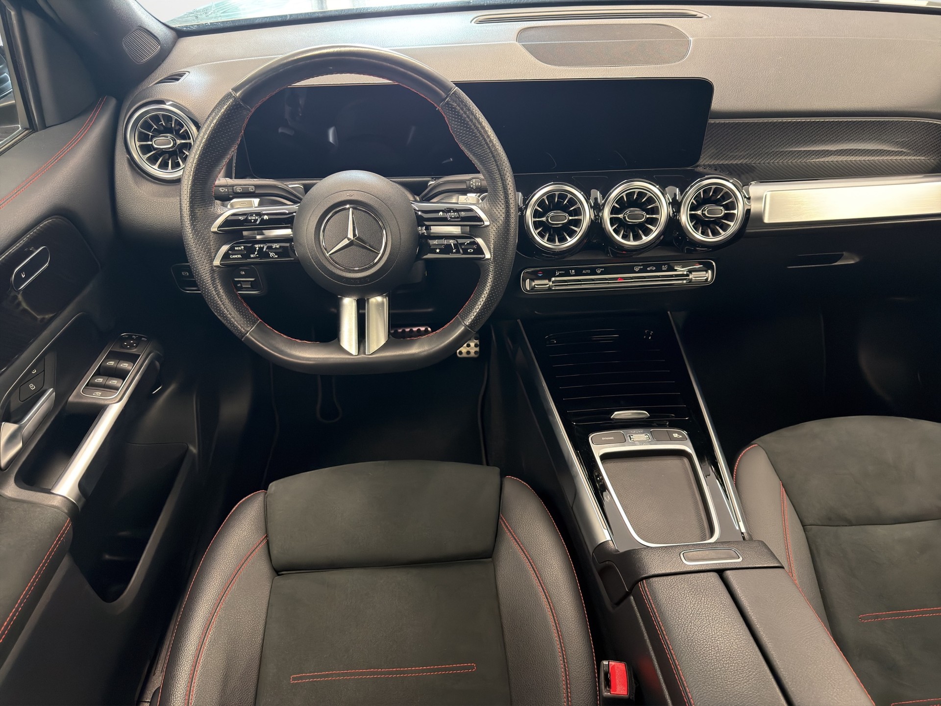 MERCEDES-BENZ GLB 220 d 4Matic AMG Line 8G-Tronic-image-10