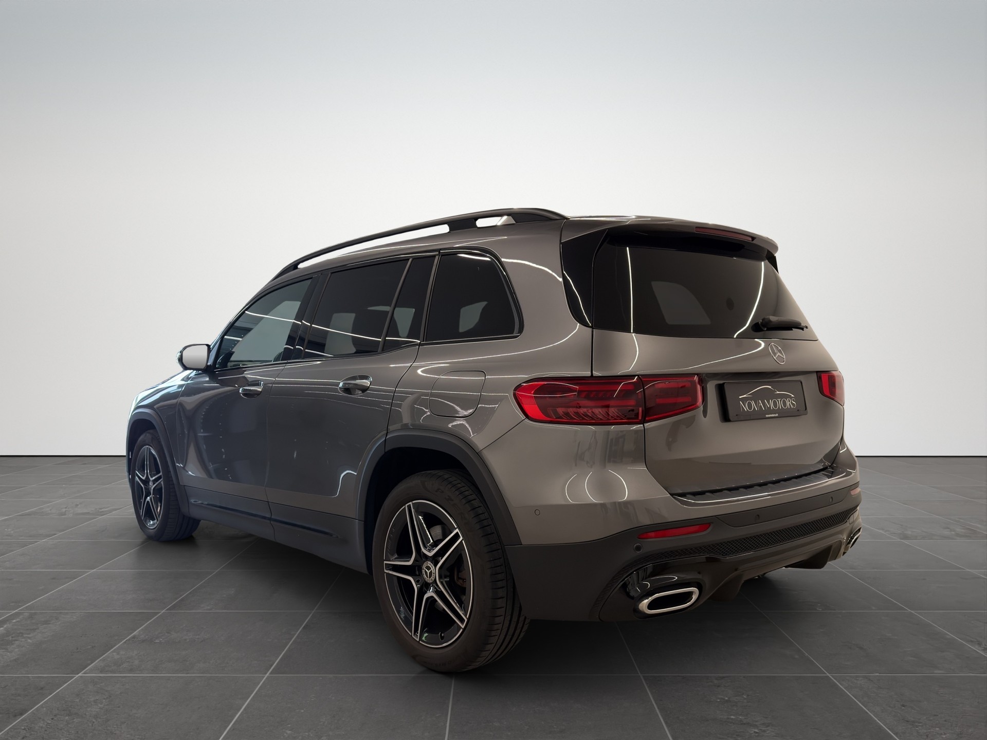 MERCEDES-BENZ GLB 220 d 4Matic AMG Line 8G-Tronic-image-3