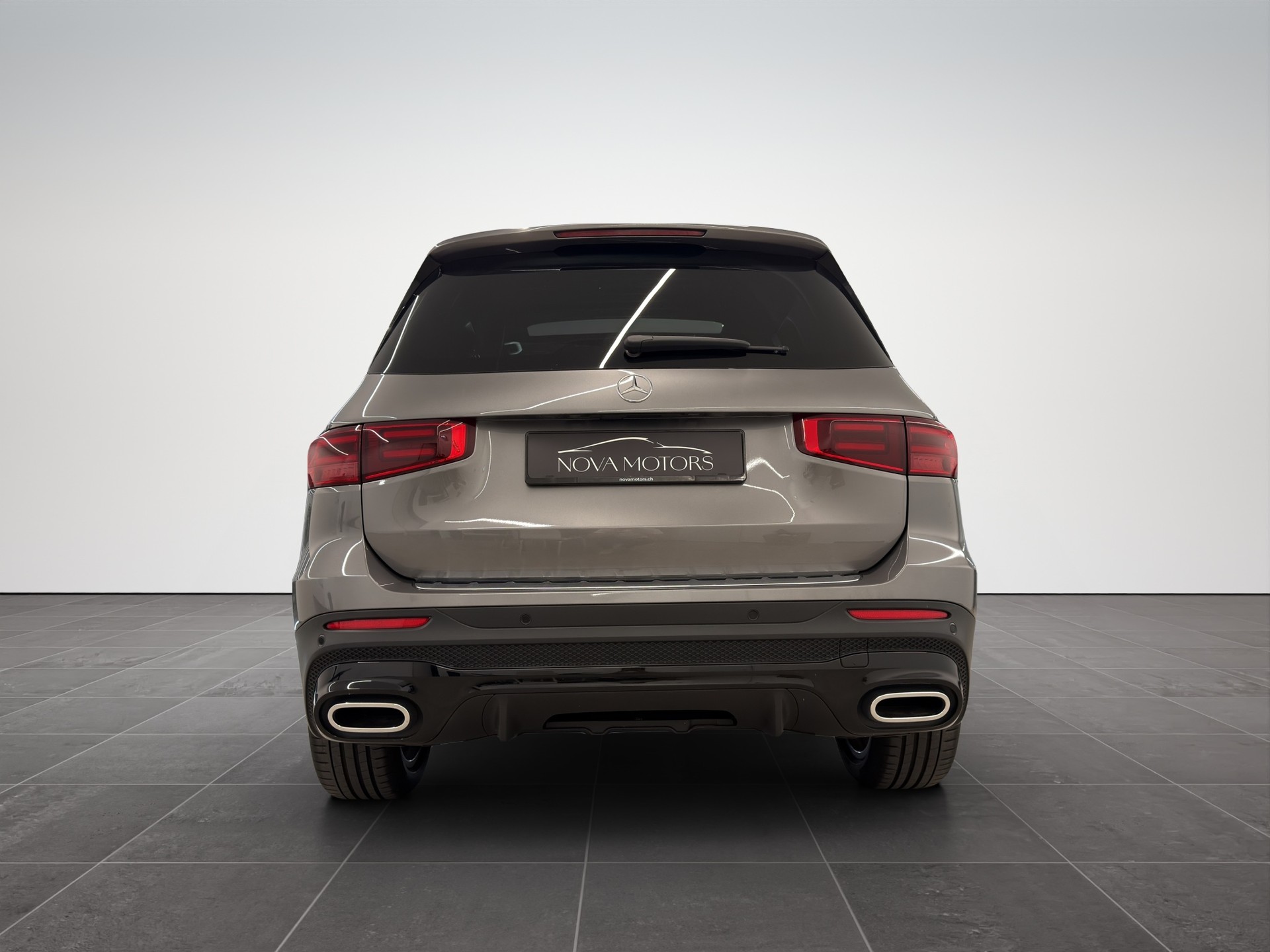 MERCEDES-BENZ GLB 220 d 4Matic AMG Line 8G-Tronic-image-4