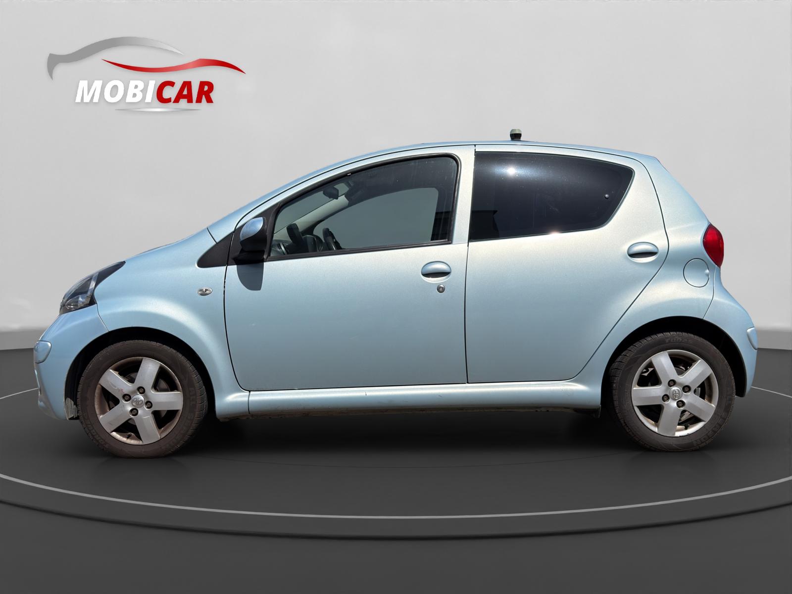 TOYOTA Aygo 1.4 D Linea Luna-image-1
