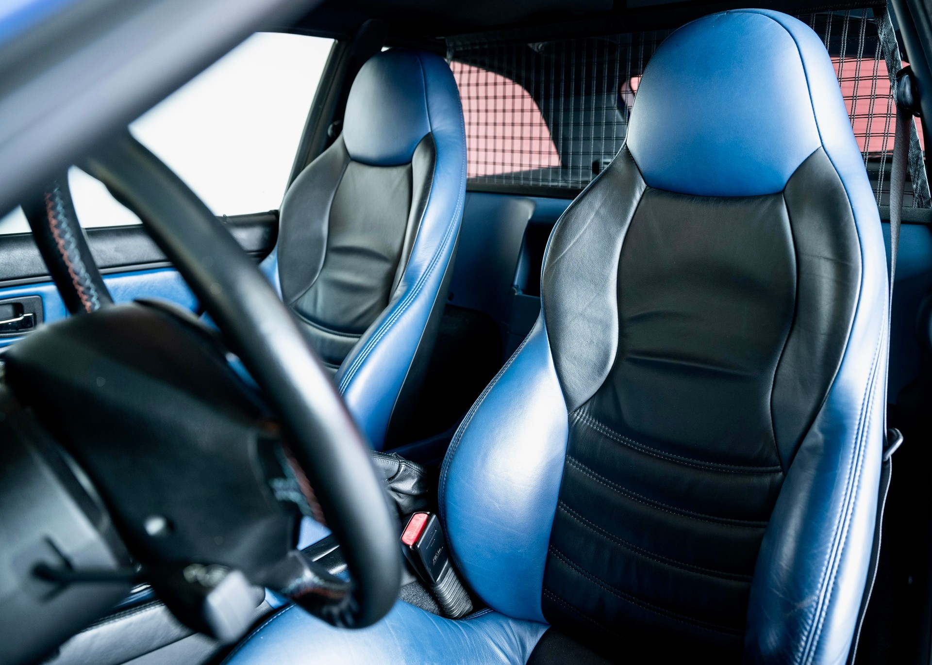 BMW M Coupé (2nd hand Swiss car, fantastic condition, full service history, 100% original)-image-21