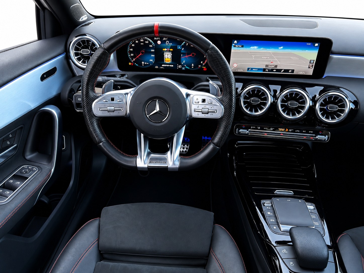 MERCEDES-BENZ A 35 AMG 4matic Limousine CH FAHRZEUG-image-17