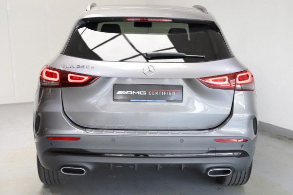 MERCEDES-BENZ GLA 250e AMG Line 8G-DCT-image-5